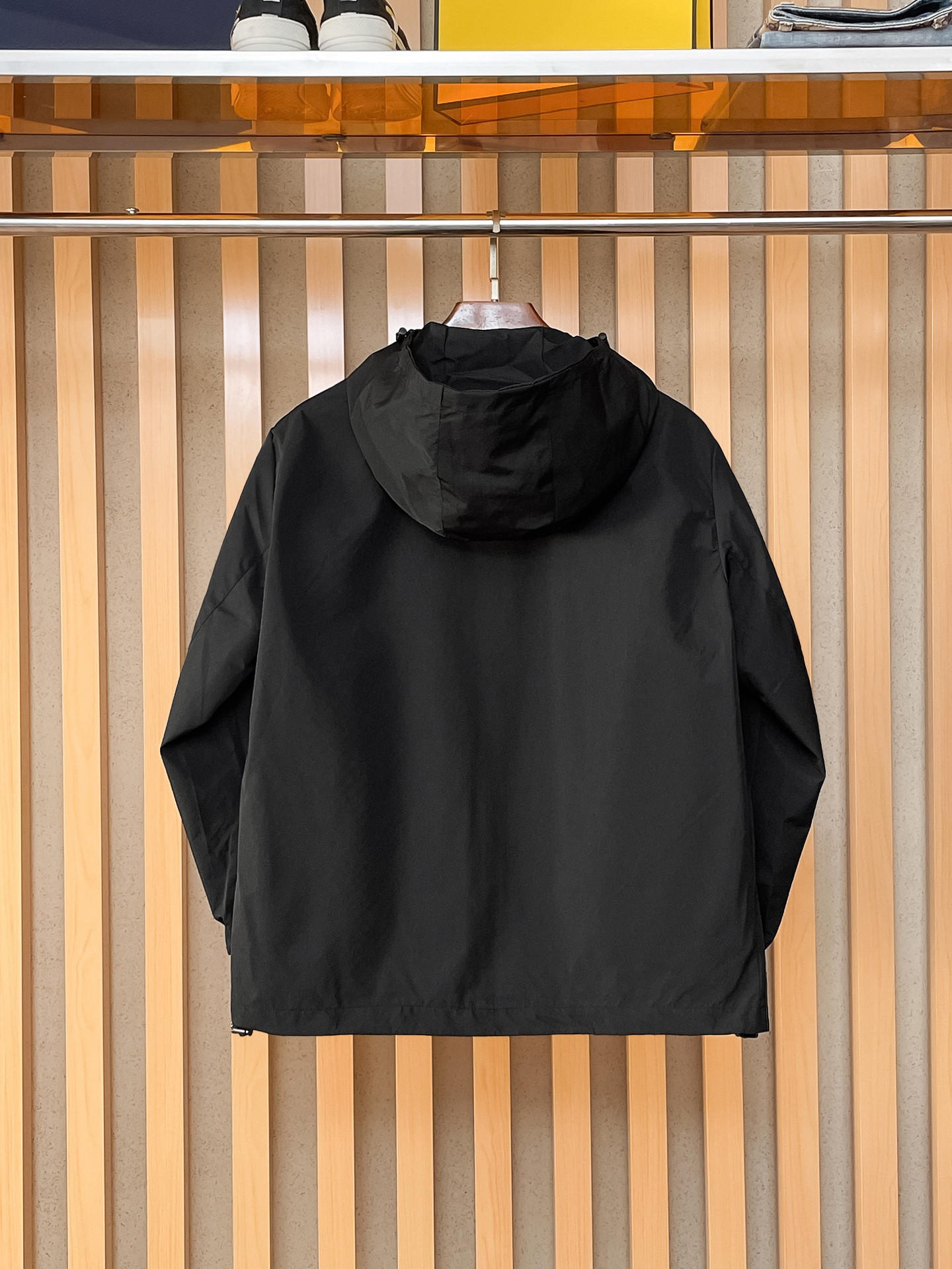 🌟🌟Prada、2025新款男士休闲定制夹克外套。穿上简约干练的休闲外套，瞬间重回时髦霸气，又是活力满满