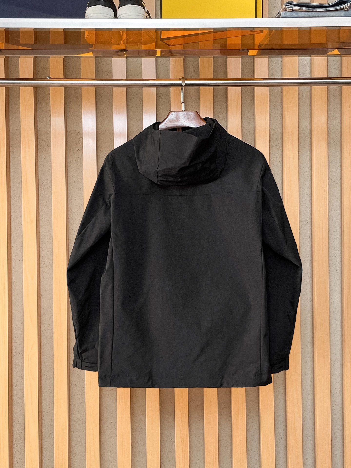 🌟🌟始祖鸟、2025新款男士休闲定制夹克外套。穿上简约干练的休闲外套，瞬间重回时髦霸气，又是活力满满的状