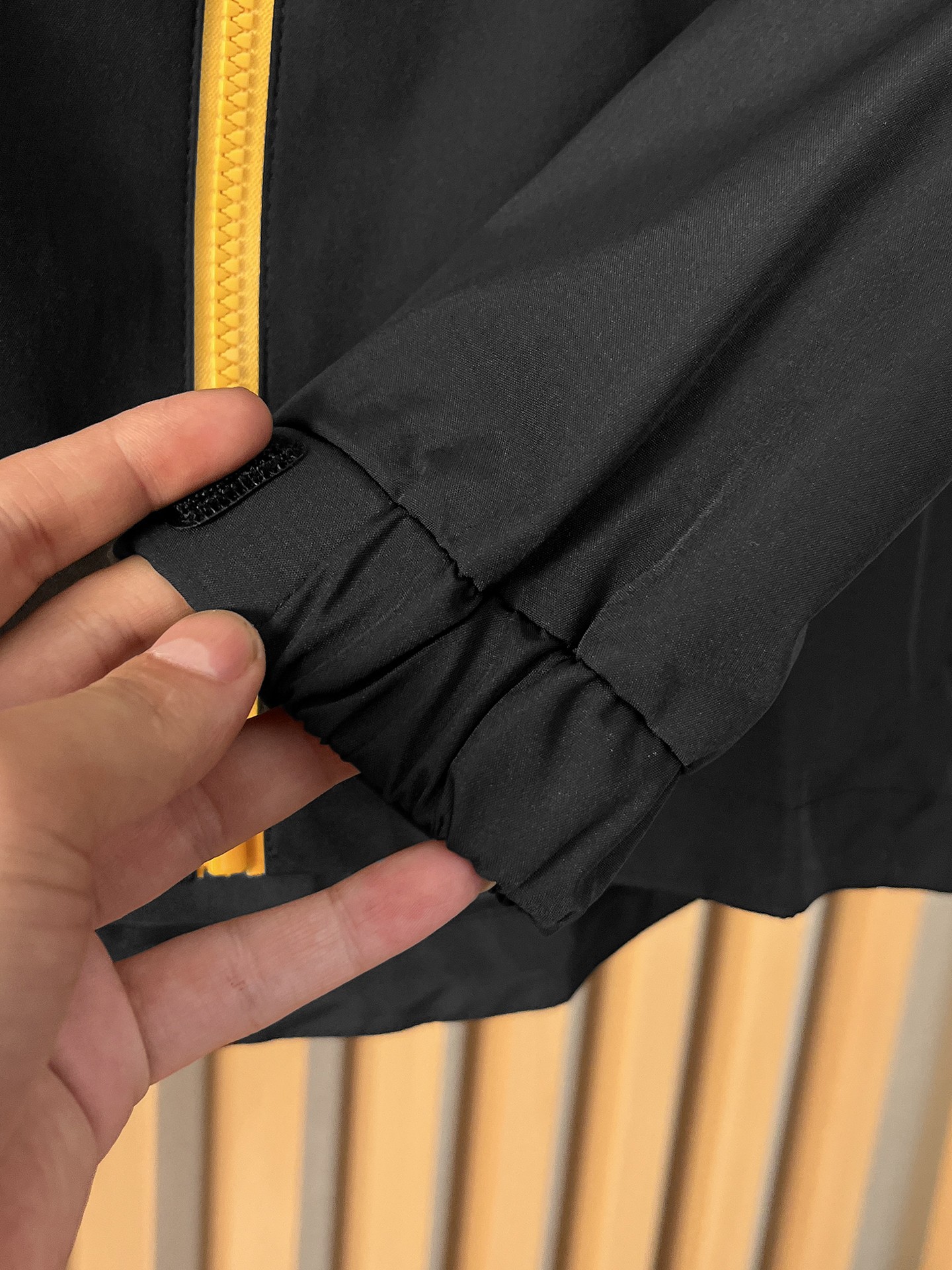 🌟🌟始祖鸟、2025新款男士休闲定制夹克外套。穿上简约干练的休闲外套，瞬间重回时髦霸气，又是活力满满的状