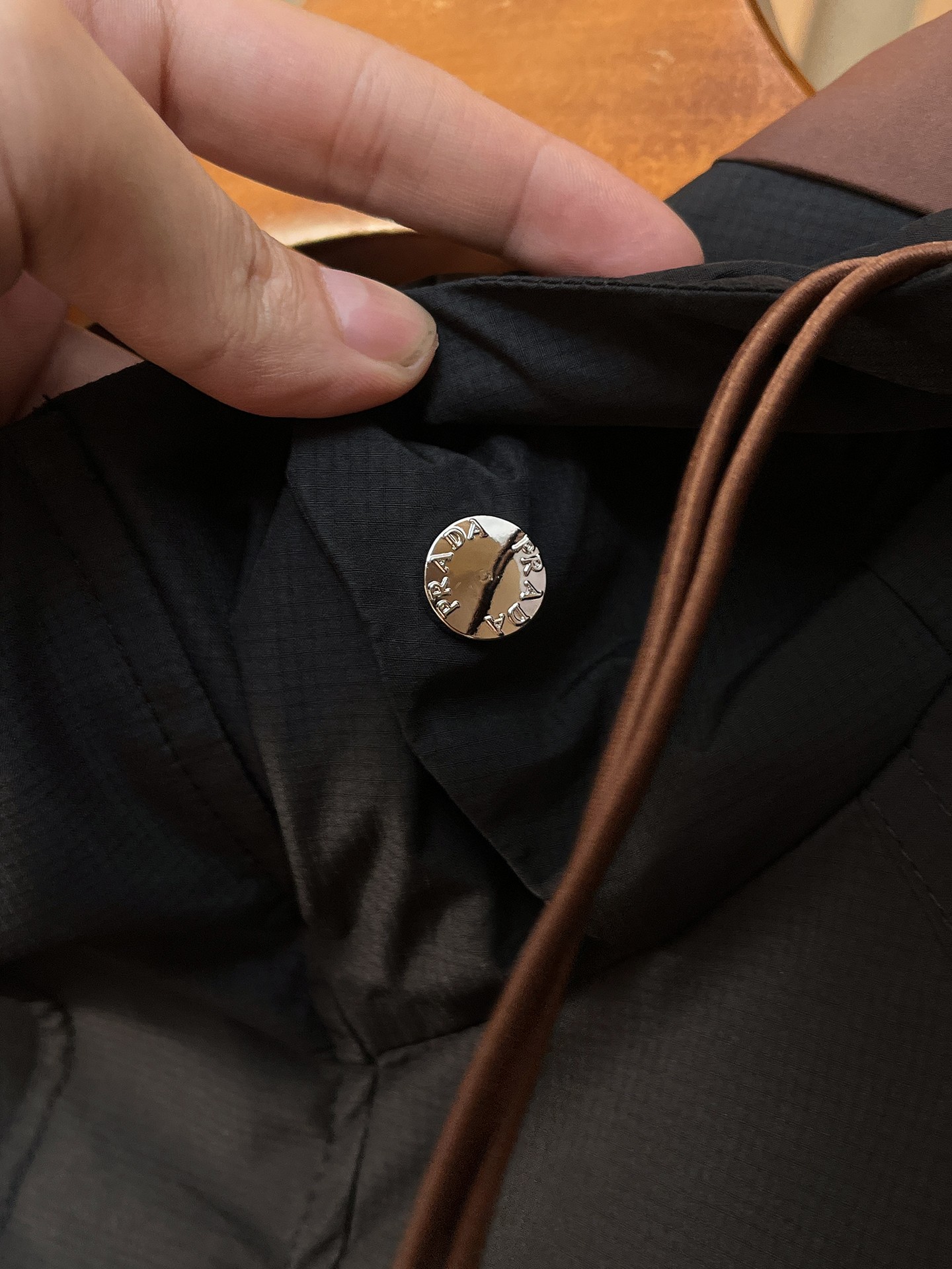 🌟🌟Prada、2025新款男士休闲定制夹克外套。穿上简约干练的休闲外套，瞬间重回时髦霸气，又是活力满满