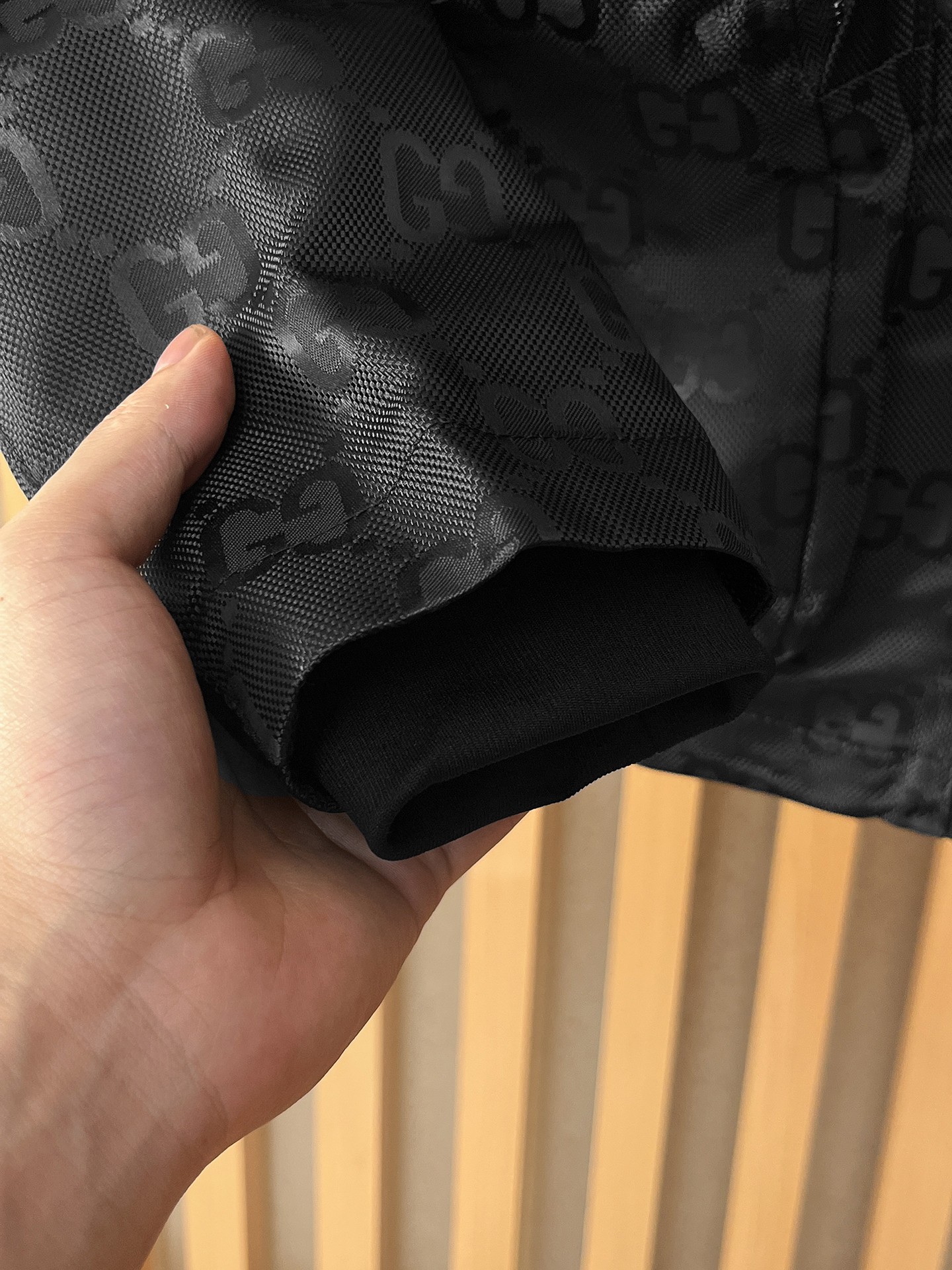 🌟🌟古奇、2025新款男士休闲定制夹克外套。穿上简约干练的休闲外套，瞬间重回时髦霸气，又是活力满满的状态