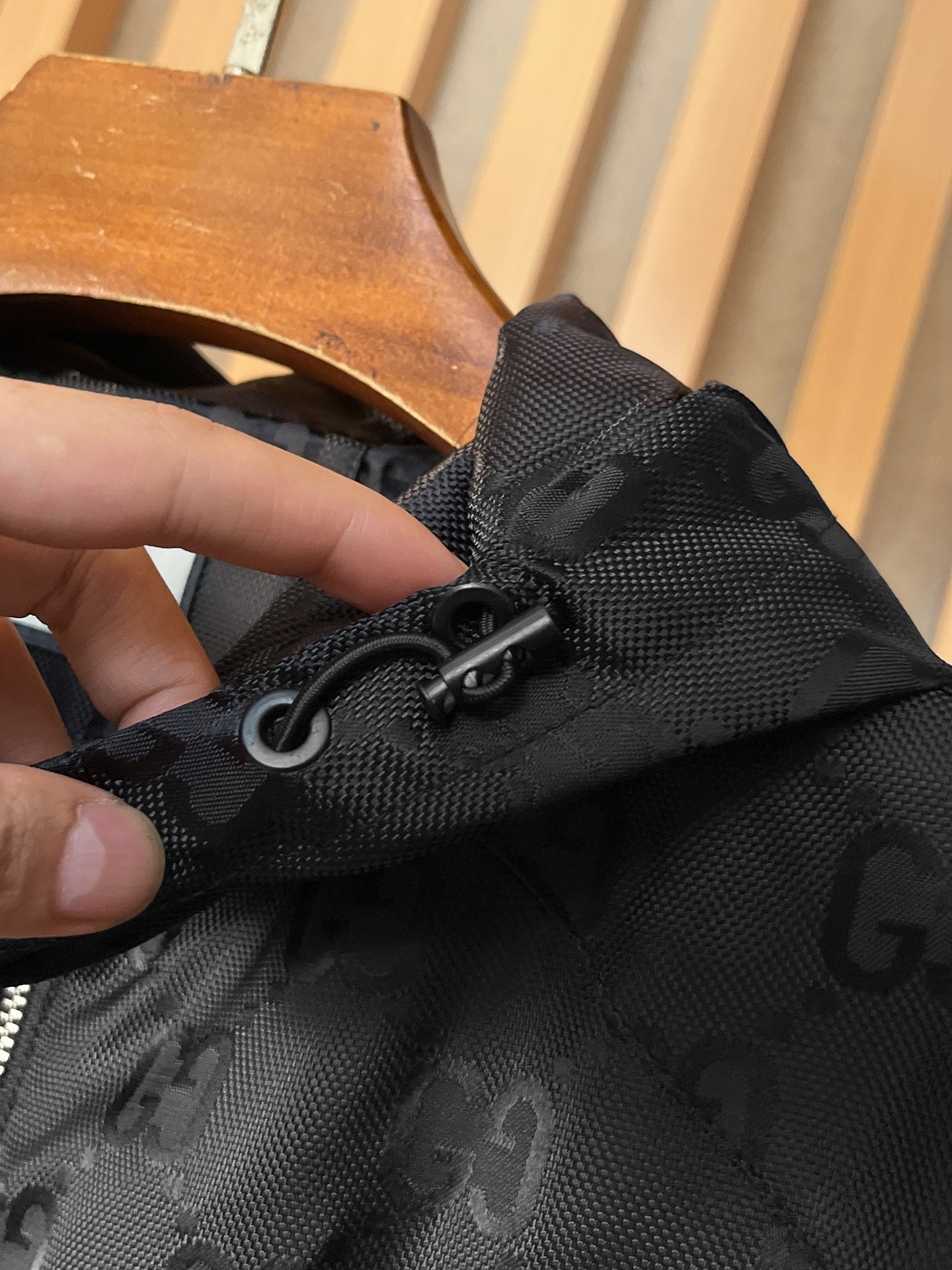 🌟🌟古奇、2025新款男士休闲定制夹克外套。穿上简约干练的休闲外套，瞬间重回时髦霸气，又是活力满满的状态