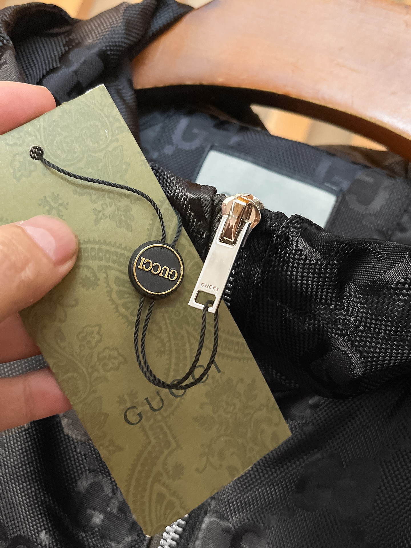 🌟🌟古奇、2025新款男士休闲定制夹克外套。穿上简约干练的休闲外套，瞬间重回时髦霸气，又是活力满满的状态