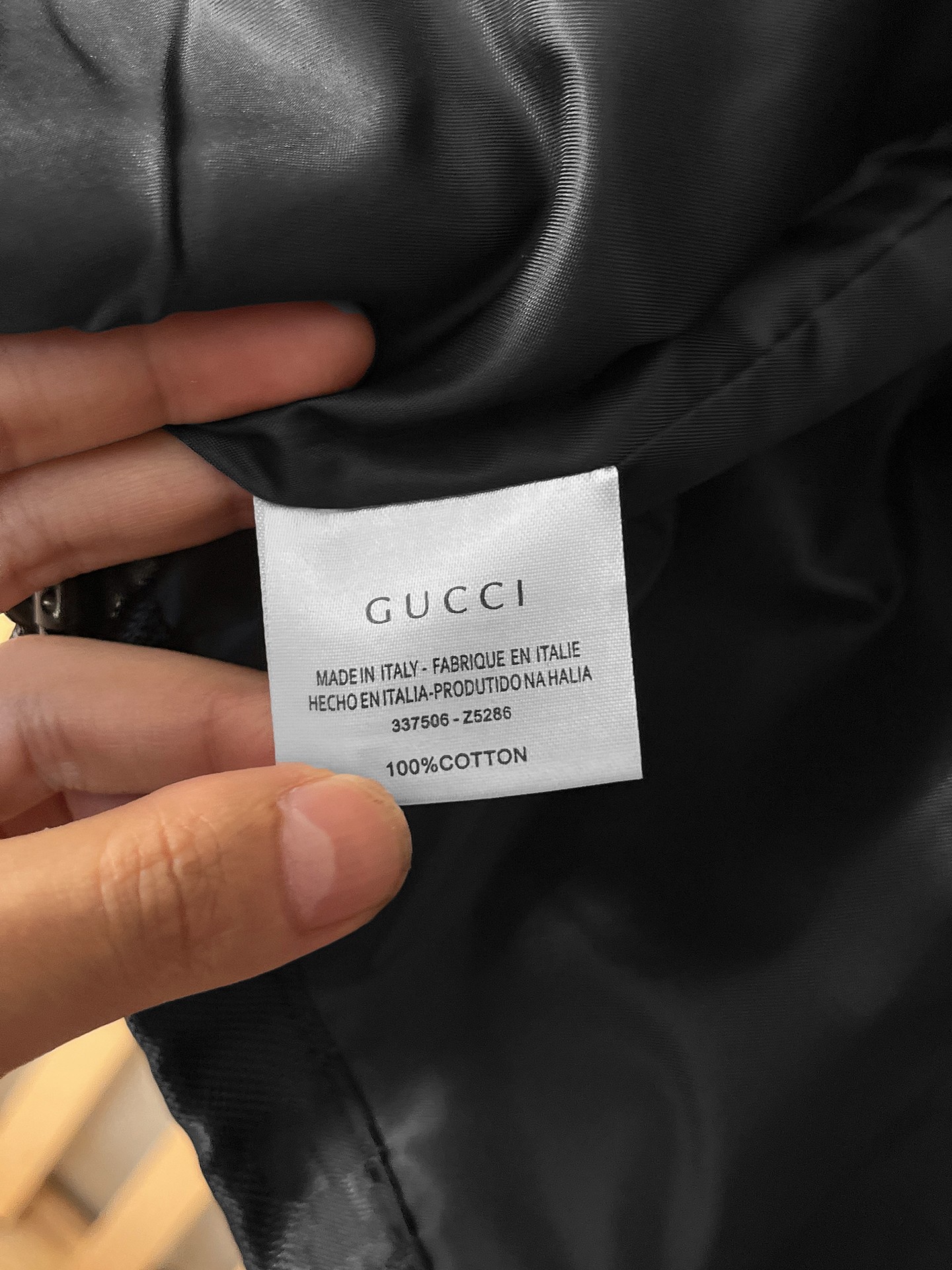 🌟🌟古奇、2025新款男士休闲定制夹克外套。穿上简约干练的休闲外套，瞬间重回时髦霸气，又是活力满满的状态