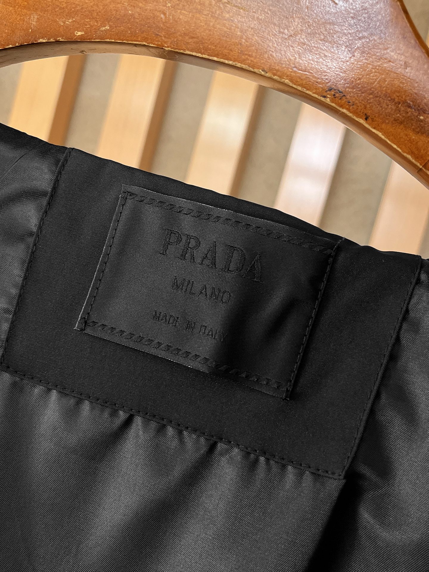 🌟🌟Prada、2025新款男士休闲定制夹克外套。穿上简约干练的休闲外套，瞬间重回时髦霸气，又是活力满满