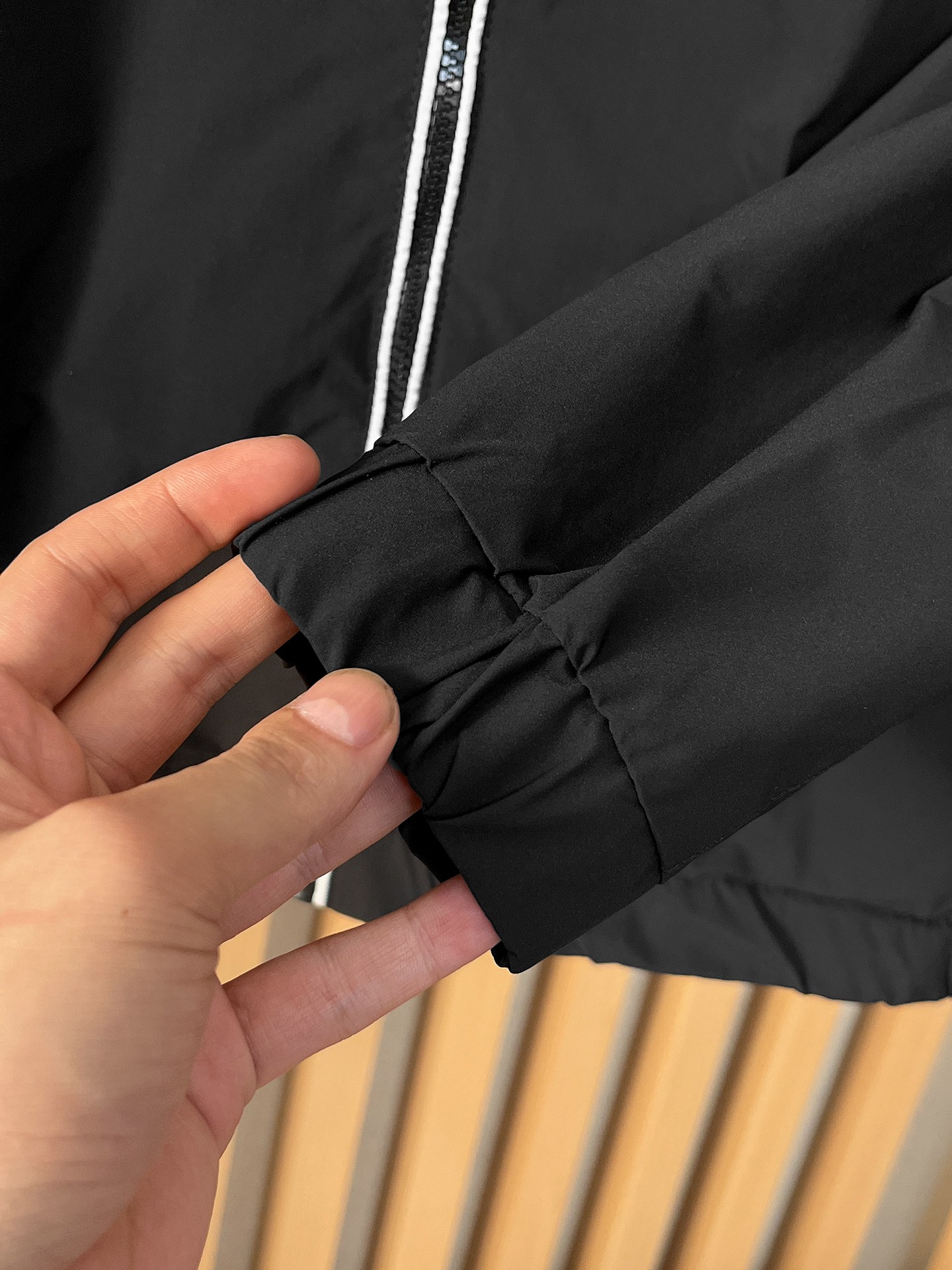 🌟🌟Prada、2025新款男士休闲定制夹克外套。穿上简约干练的休闲外套，瞬间重回时髦霸气，又是活力满满