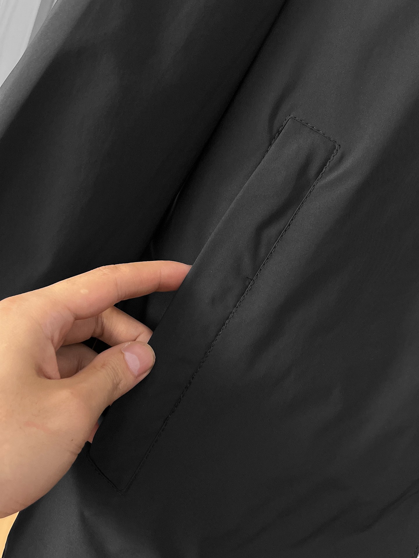 🌟🌟Prada、2025新款男士休闲定制夹克外套。穿上简约干练的休闲外套，瞬间重回时髦霸气，又是活力满满