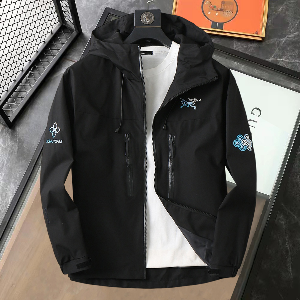 NO:758919,The same model is available on Arc’teryx official website, on sale in advance!  2026ss new spring men's jacket, original single three-standard high-end version!  With hidden hood, custom-made fabrics at the counter, highly breathable and comfortable, impeccable details, brand element design concept, reflecting high quality. It feels delicate and soft!  It presents a casual cut and the upper body shape is awesome!  Size M～3XL, maximum wearing capacity is 195 catties.,arc'teryx,jackets & coats,jackets & coats,hats,19860909始祖鸟官网同款,提前发售！2026ss开 春新款男士夹克外套,原单三标齐全高端版本！带隐藏帽,专柜定制面料 透气舒适度高,细节无可挑剔,品牌元素设计理念,体现高品质.手感细腻柔软！呈现休闲裁剪,上身版型超赞！码数M～3XL,最大穿195斤.,arc'teryx,jackets & coats,jackets & coats,hats,,Men's clothing