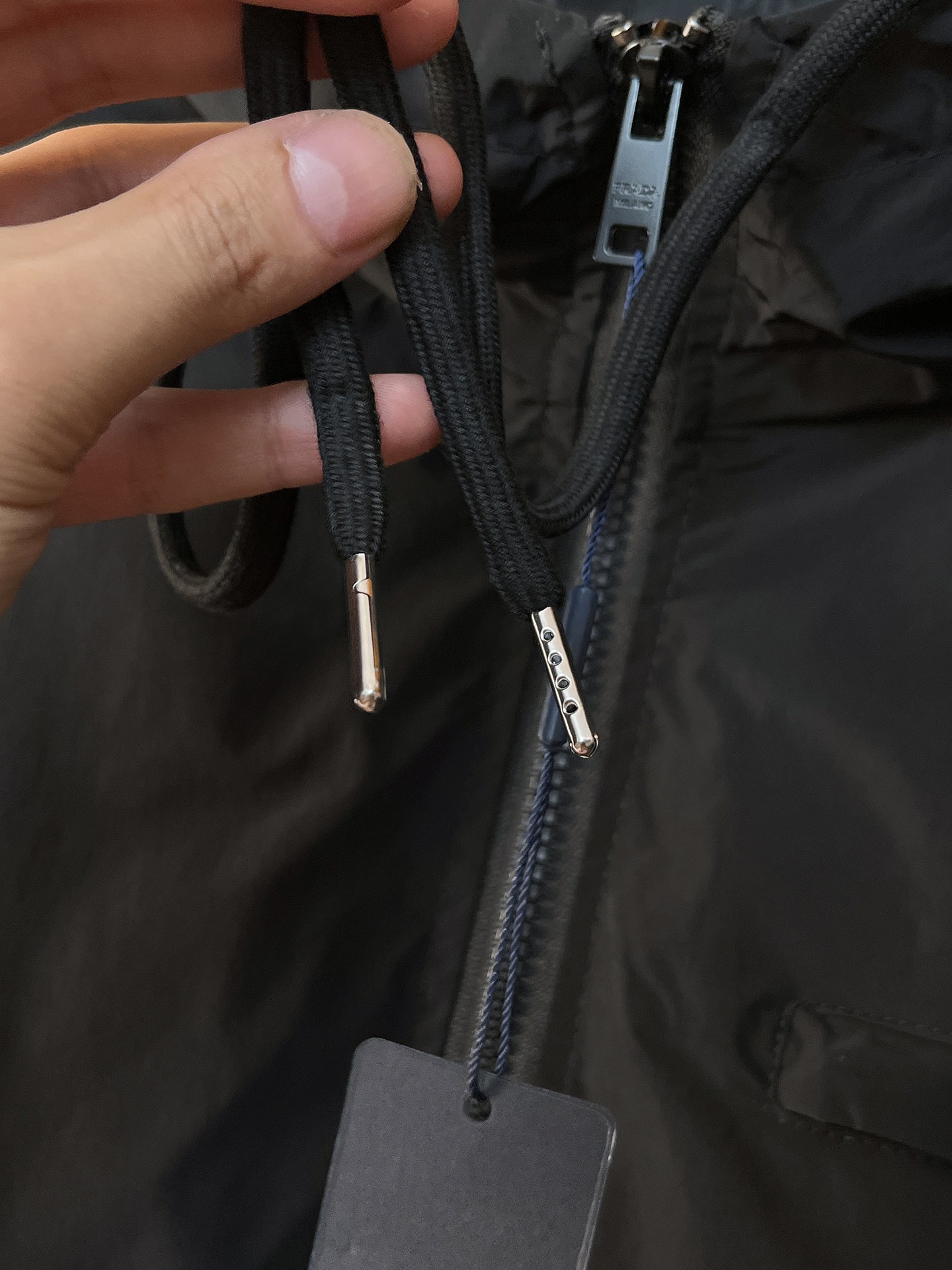 🌟🌟Prada、2025新款男士休闲定制夹克外套。穿上简约干练的休闲外套，瞬间重回时髦霸气，又是活力满满