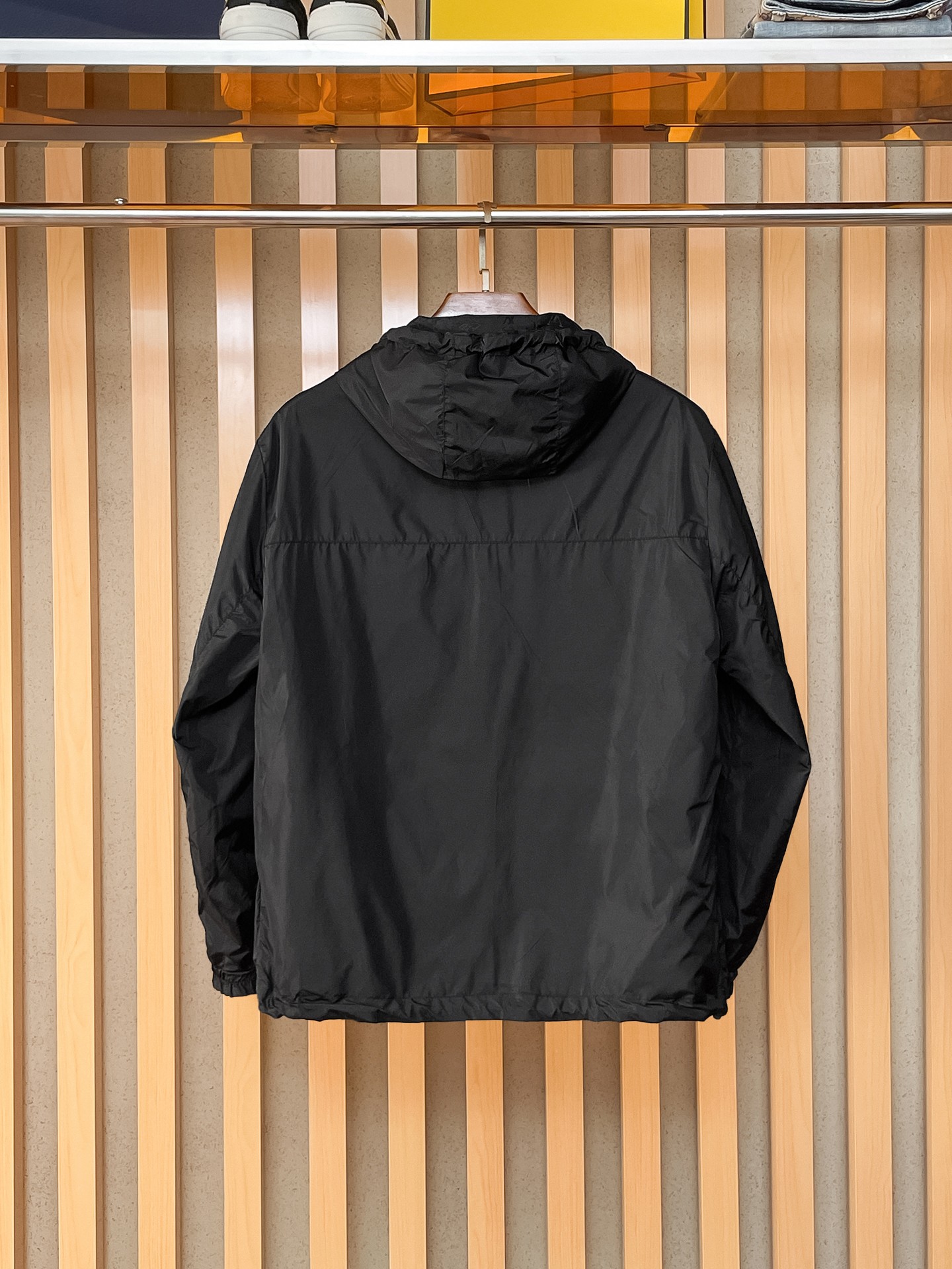 🌟🌟LV、2025新款男士休闲双面穿定制夹克外套。穿上简约干练的休闲外套，瞬间重回时髦霸气，又是活力满满