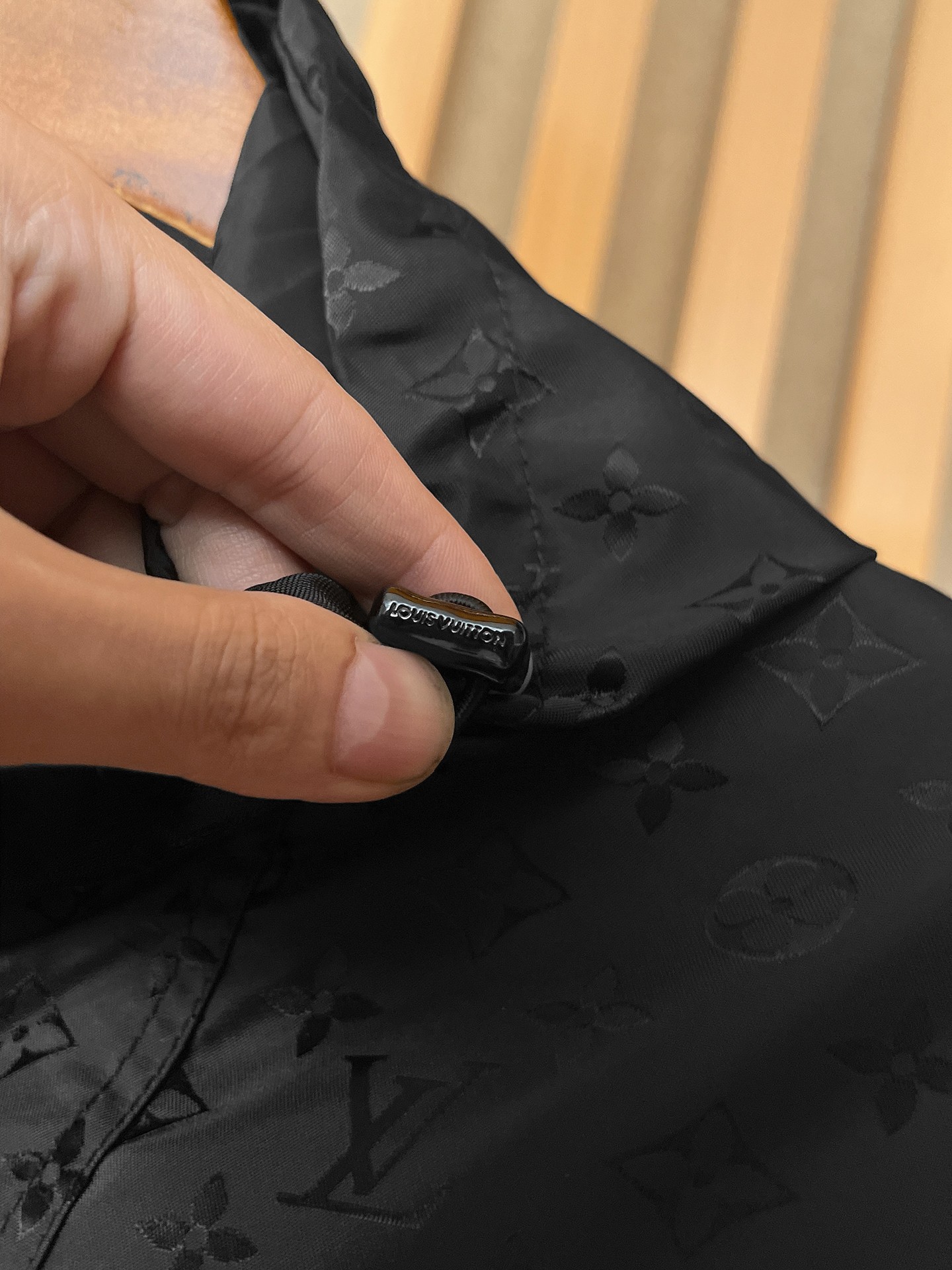 🌟🌟LV、2025新款男士休闲双面穿定制夹克外套。穿上简约干练的休闲外套，瞬间重回时髦霸气，又是活力满满