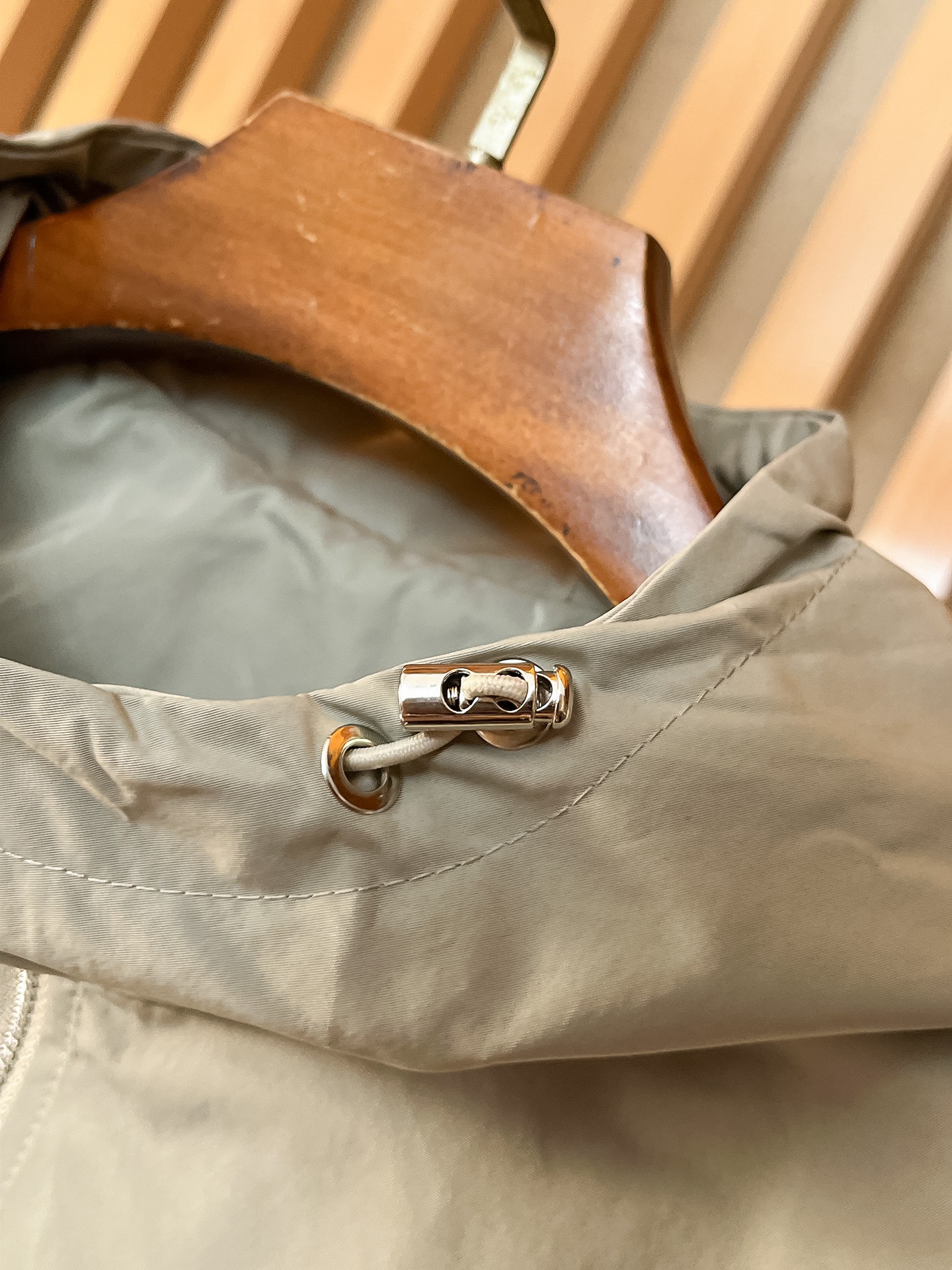 🌟🌟Prada、2025新款男士休闲定制夹克外套。穿上简约干练的休闲外套，瞬间重回时髦霸气，又是活力满满