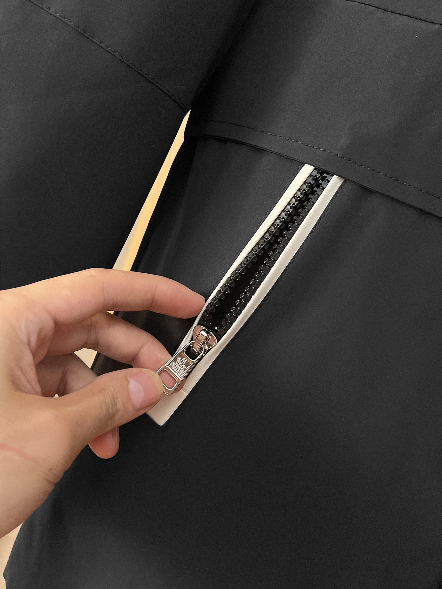 🌟🌟蒙口、2025新款男士休闲定制夹克外套。穿上简约干练的休闲外套，瞬间重回时髦霸气，又是活力满满的状态