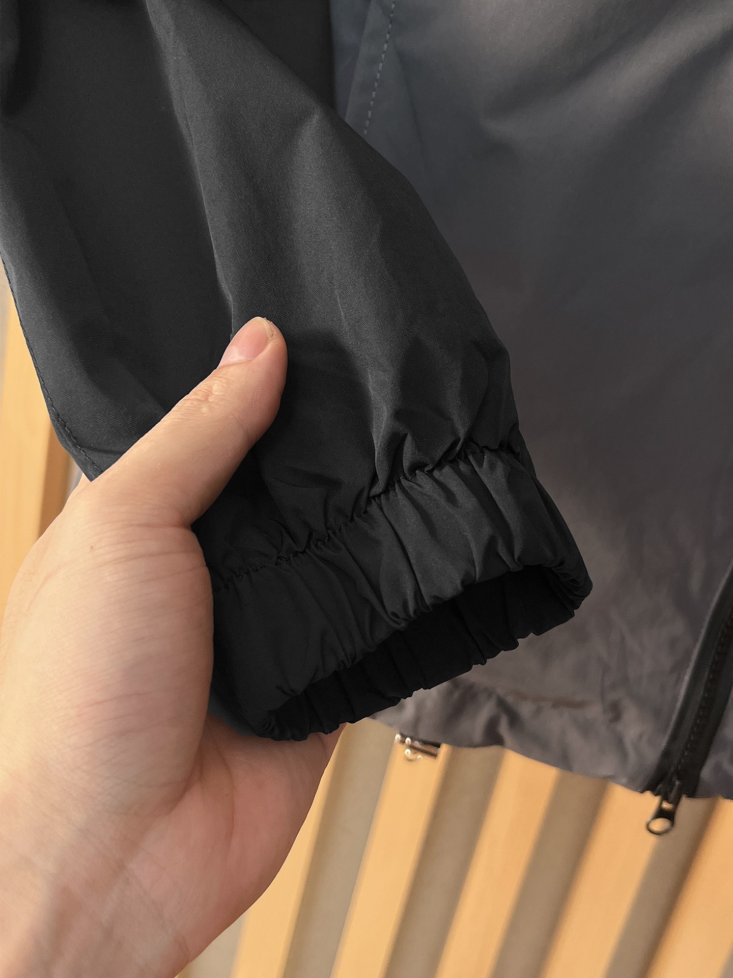 🌟🌟Prada、2025新款男士休闲定制夹克外套。穿上简约干练的休闲外套，瞬间重回时髦霸气，又是活力满满