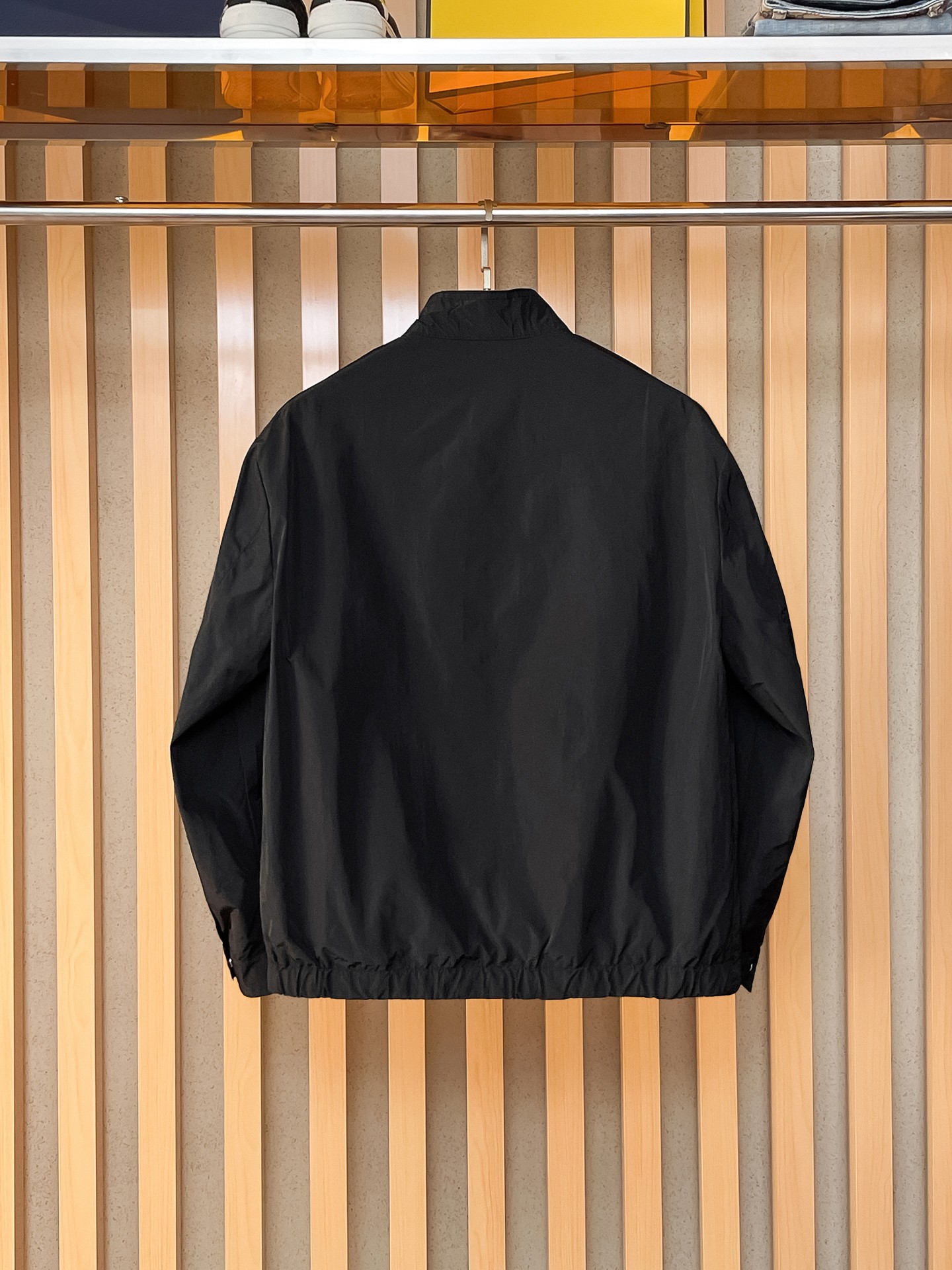 🌟🌟Prada、2025新款男士休闲定制夹克外套。穿上简约干练的休闲外套，瞬间重回时髦霸气，又是活力满满