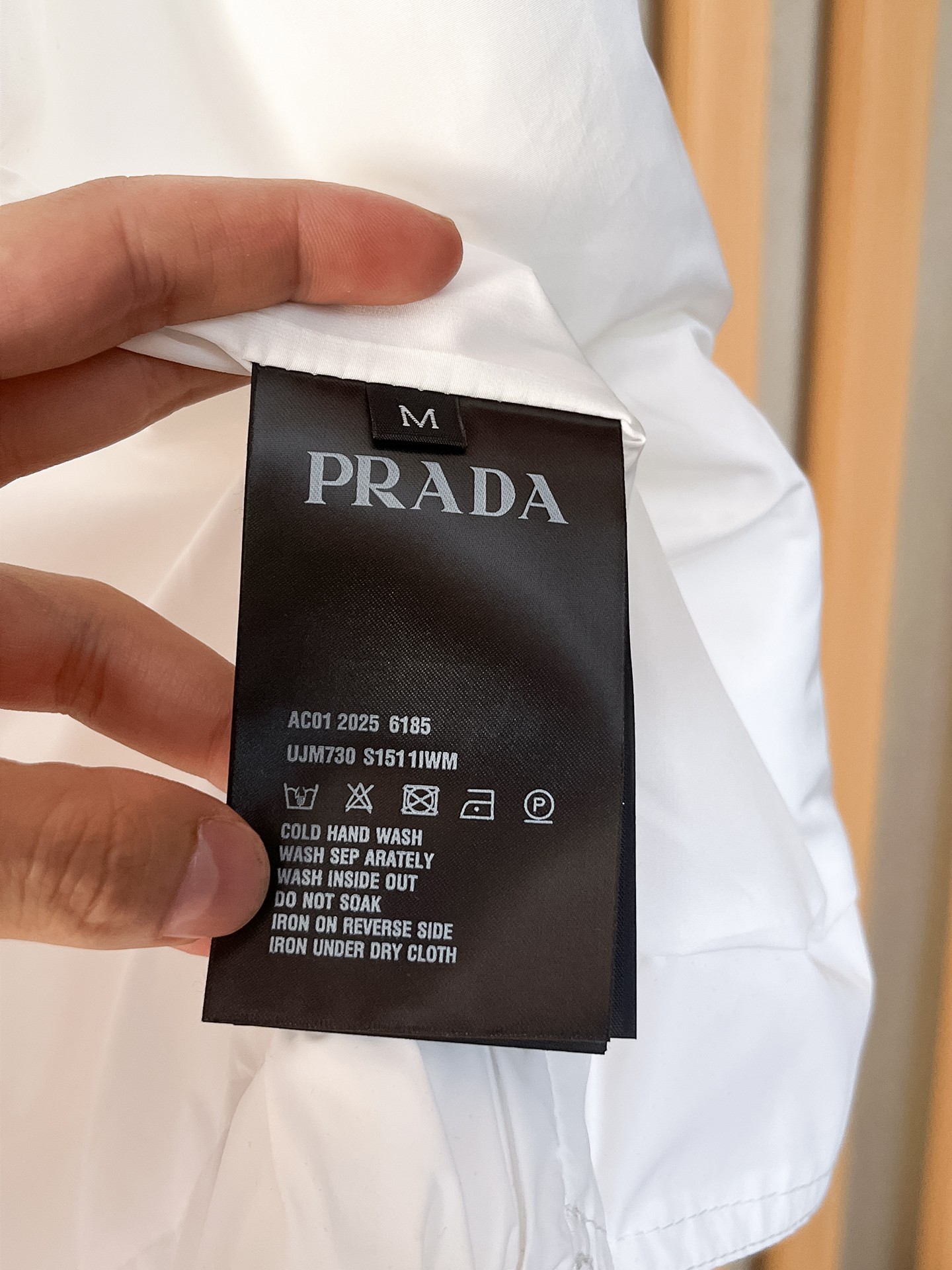 🌟🌟Prada、2025新款男士休闲定制夹克外套。穿上简约干练的休闲外套，瞬间重回时髦霸气，又是活力满满