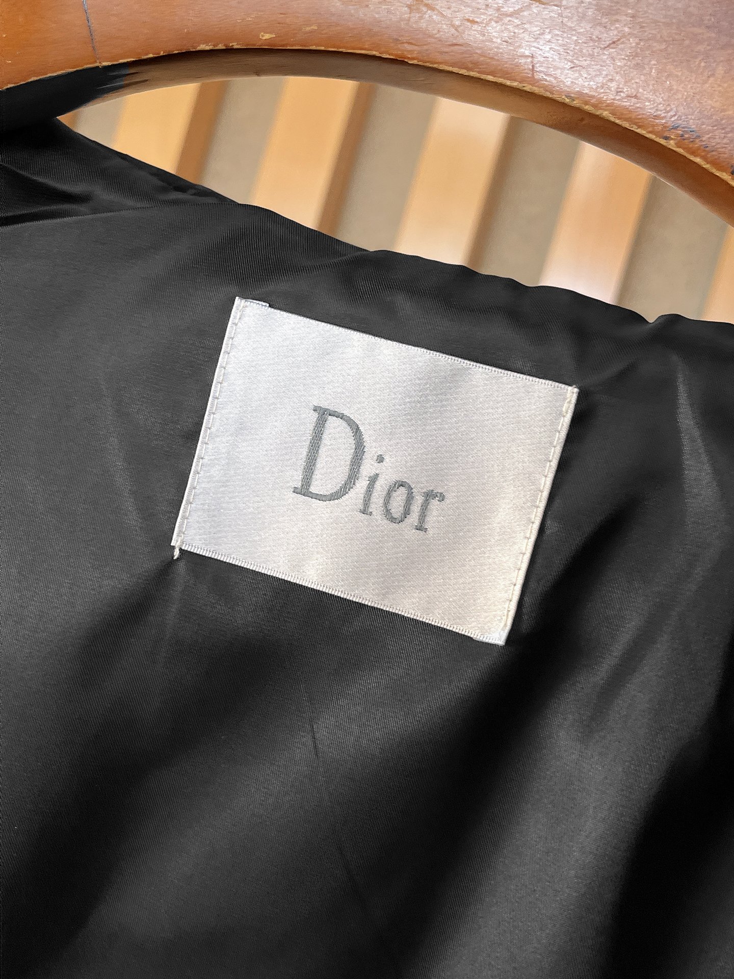 🌟🌟迪奥、2025新款男士休闲定制夹克外套。穿上简约干练的休闲外套，瞬间重回时髦霸气，又是活力满满的状态