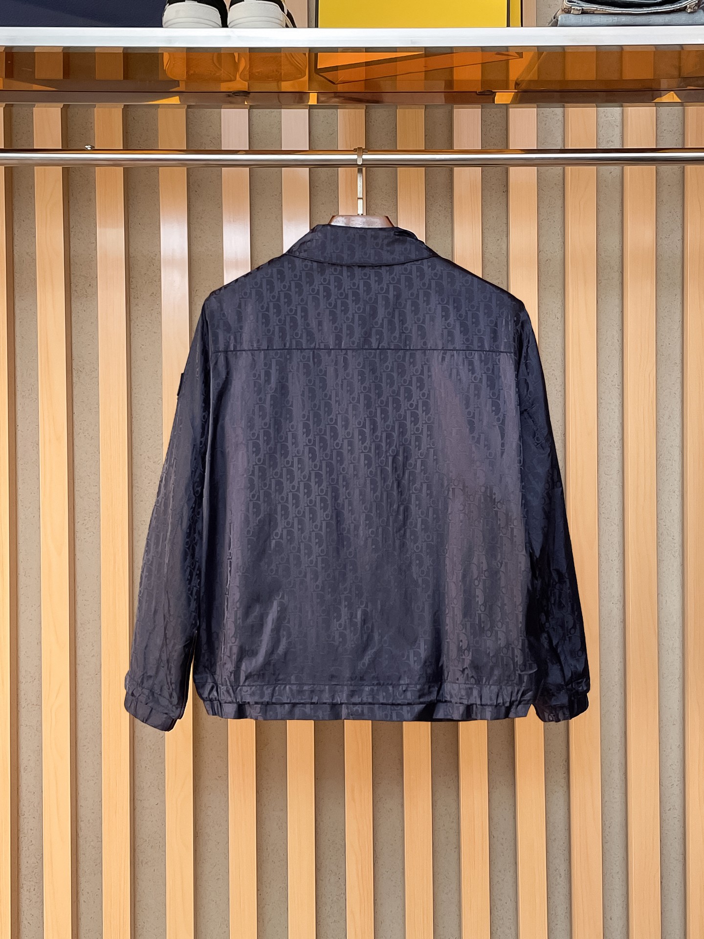 🌟🌟迪奥、2025新款男士休闲定制夹克外套。穿上简约干练的休闲外套，瞬间重回时髦霸气，又是活力满满的状态