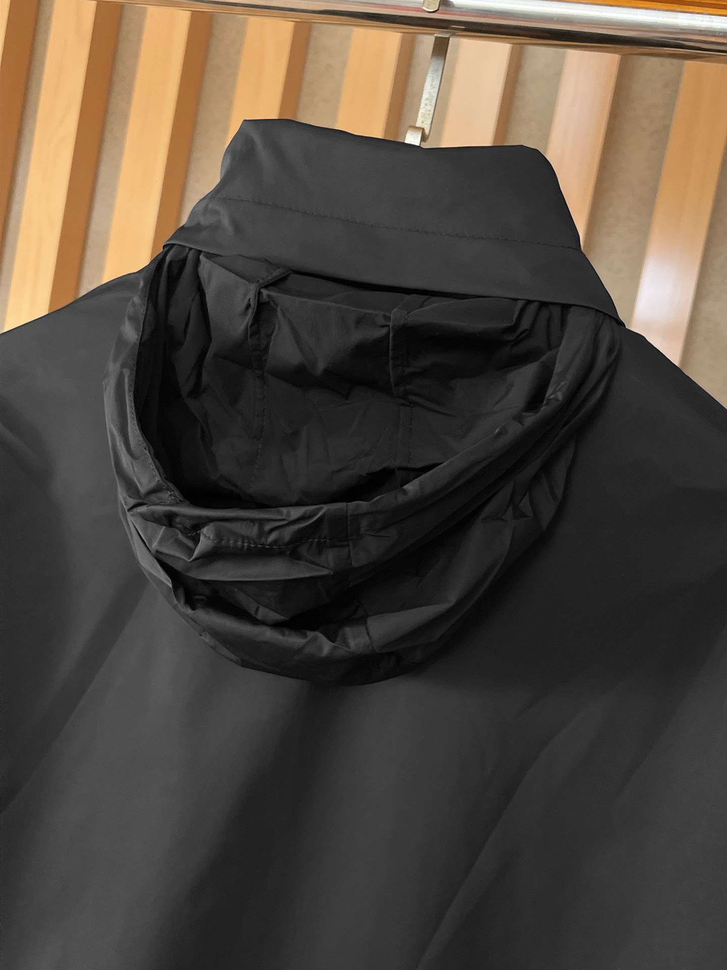 🌟🌟Prada、2025新款男士休闲定制夹克外套。穿上简约干练的休闲外套，瞬间重回时髦霸气，又是活力满满