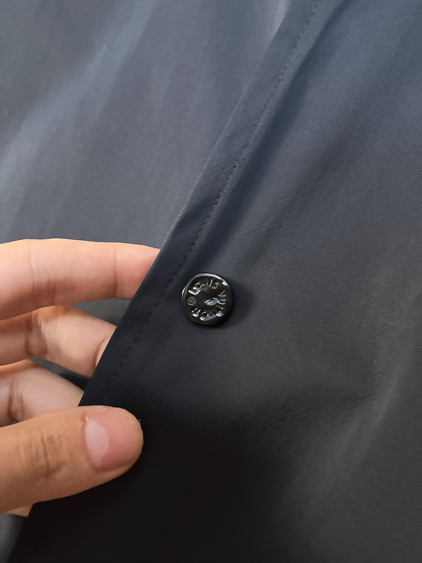 🌟🌟LV、2025新款男士休闲定制夹克外套。穿上简约干练的休闲外套，瞬间重回时髦霸气，又是活力满满的状态