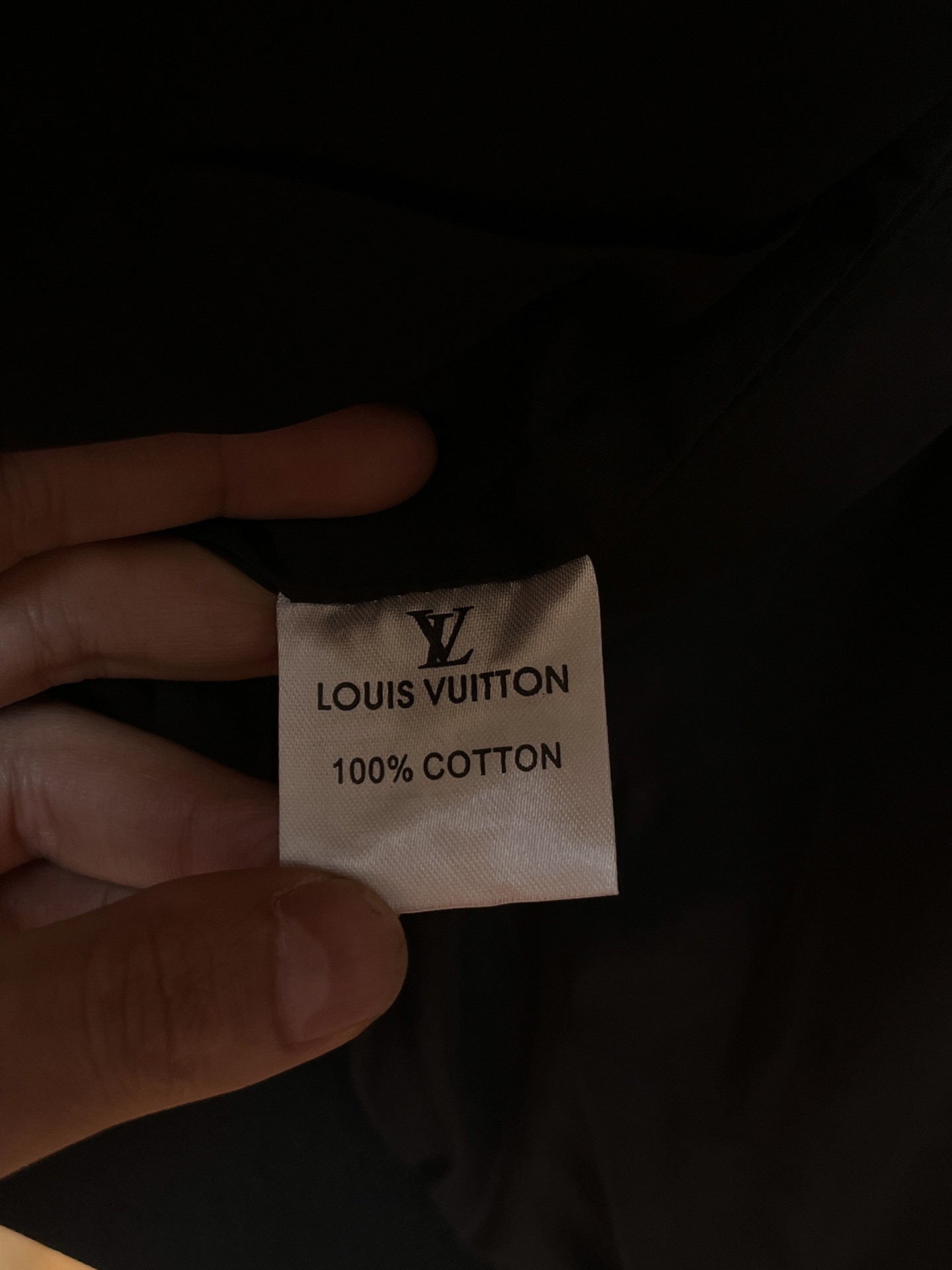 🌟🌟LV、2025新款男士休闲定制夹克外套。穿上简约干练的休闲外套，瞬间重回时髦霸气，又是活力满满的状态