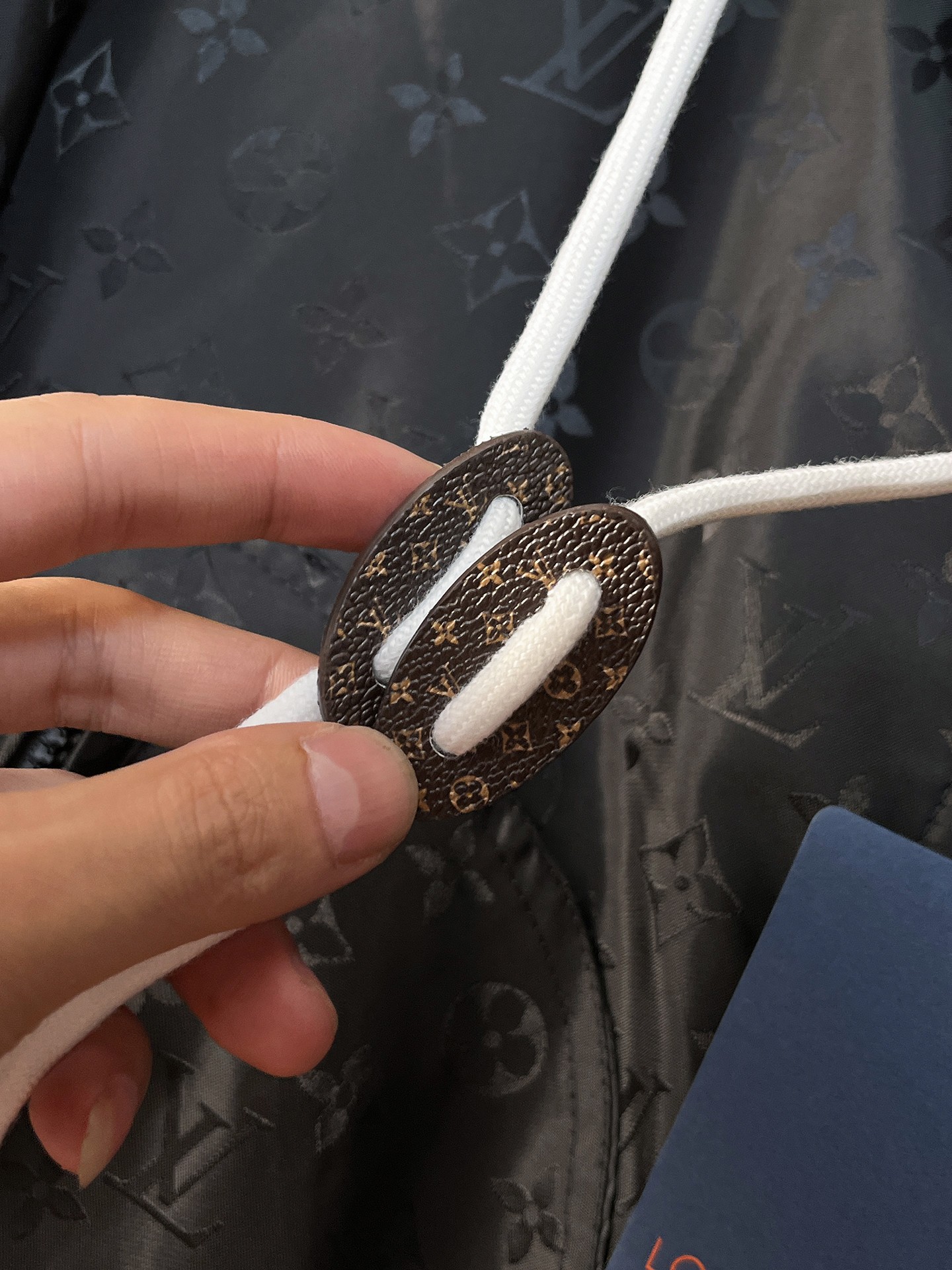 🌟🌟LV、2025新款男士休闲定制夹克外套。穿上简约干练的休闲外套，瞬间重回时髦霸气，又是活力满满的状态