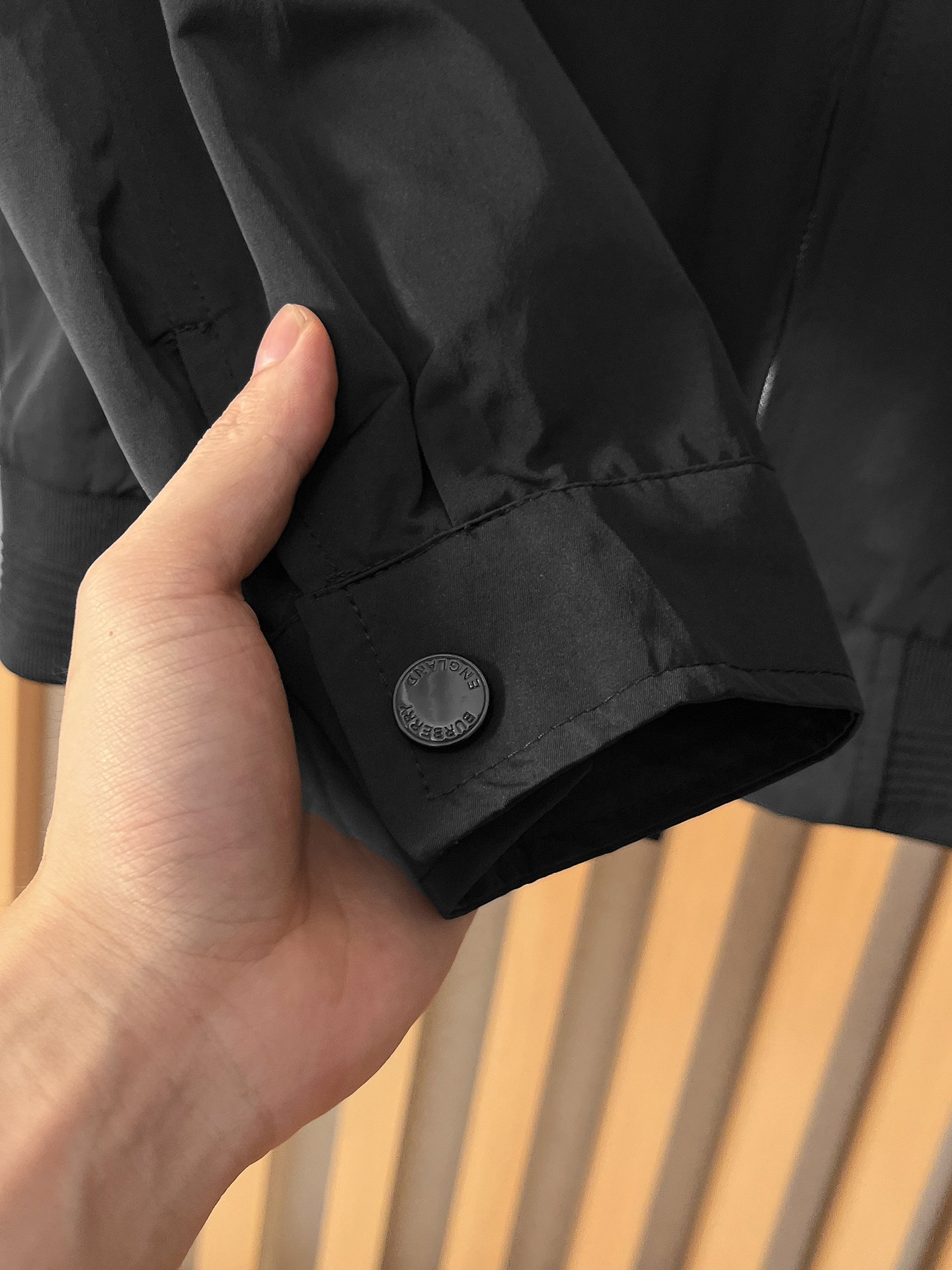 🌟🌟巴宝莉、2025新款男士休闲定制夹克外套。穿上简约干练的休闲外套，瞬间重回时髦霸气，又是活力满满的状