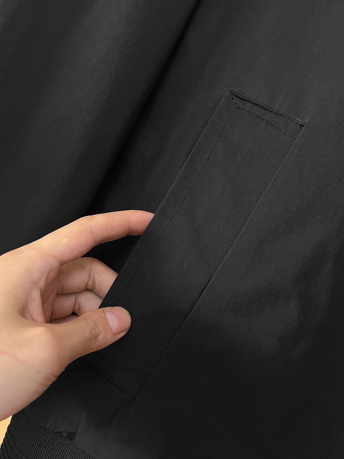 🌟🌟巴宝莉、2025新款男士休闲定制夹克外套。穿上简约干练的休闲外套，瞬间重回时髦霸气，又是活力满满的状