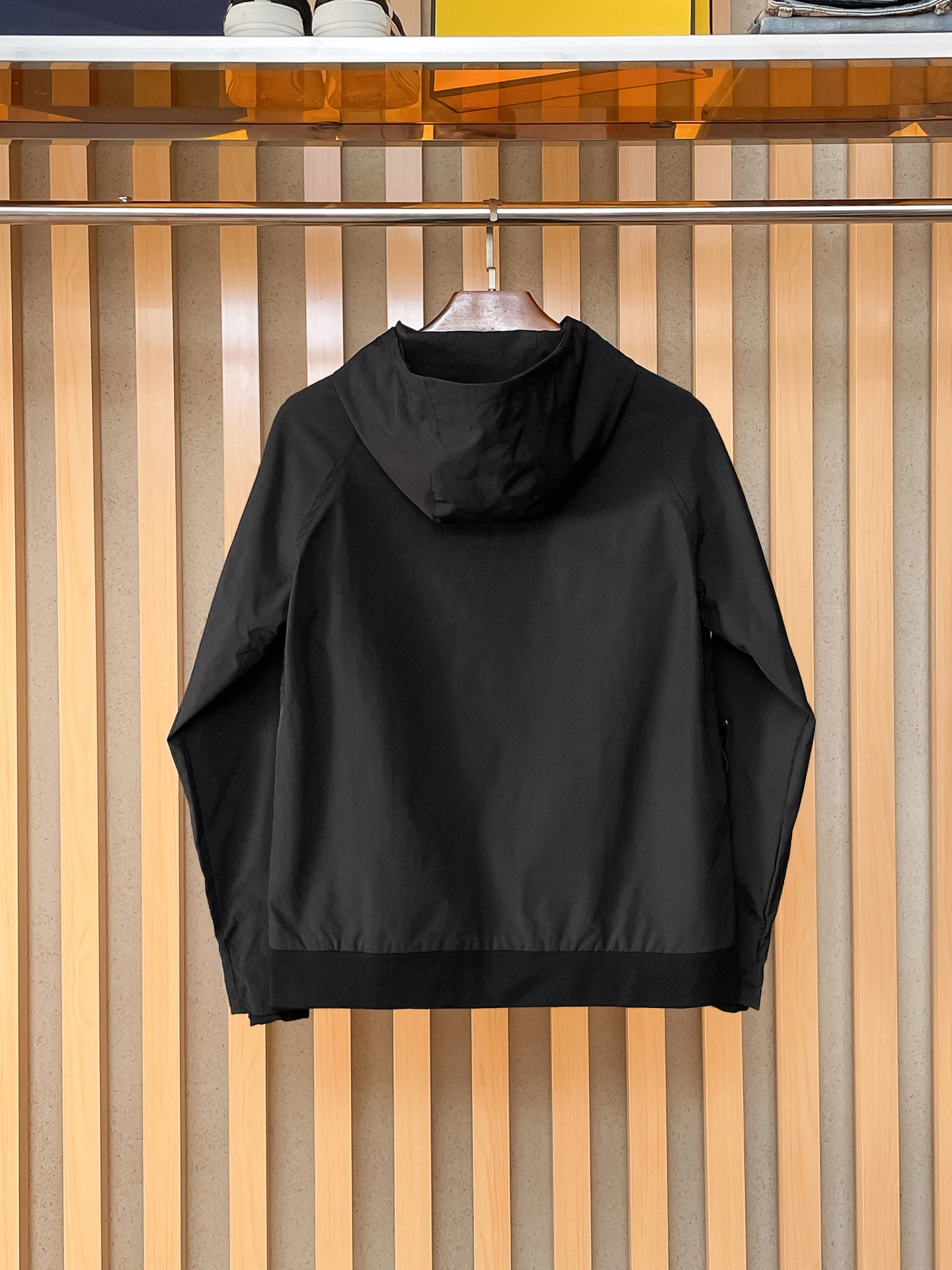 🌟🌟始祖鸟、2025新款男士休闲定制夹克外套。穿上简约干练的休闲外套，瞬间重回时髦霸气，又是活力满满的状