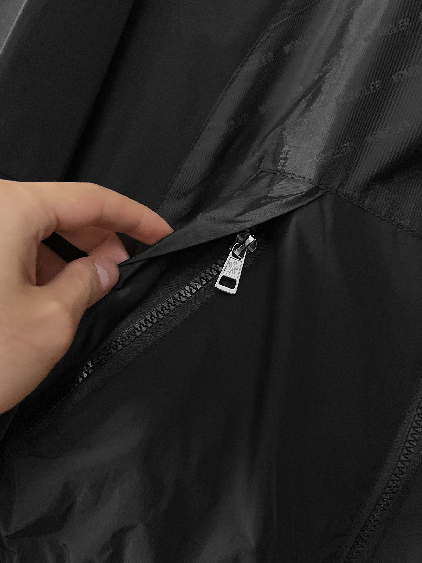 🌟🌟蒙口、2025新款男士休闲定制夹克外套。穿上简约干练的休闲外套，瞬间重回时髦霸气，又是活力满满的状态