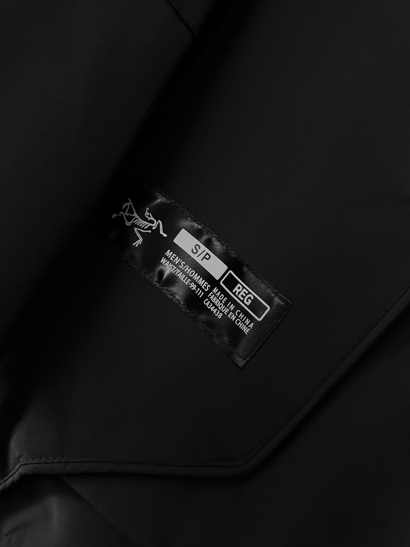 🌟🌟始祖鸟、2025新款男士休闲定制夹克外套。穿上简约干练的休闲外套，瞬间重回时髦霸气，又是活力满满的状