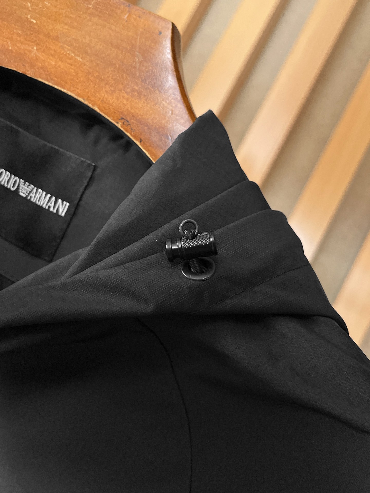 🌟🌟阿玛尼、2025新款男士休闲定制夹克外套。穿上简约干练的休闲外套，瞬间重回时髦霸气，又是活力满满的状