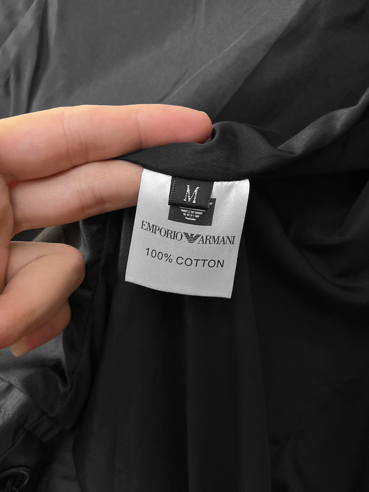 🌟🌟阿玛尼、2025新款男士休闲定制夹克外套。穿上简约干练的休闲外套，瞬间重回时髦霸气，又是活力满满的状