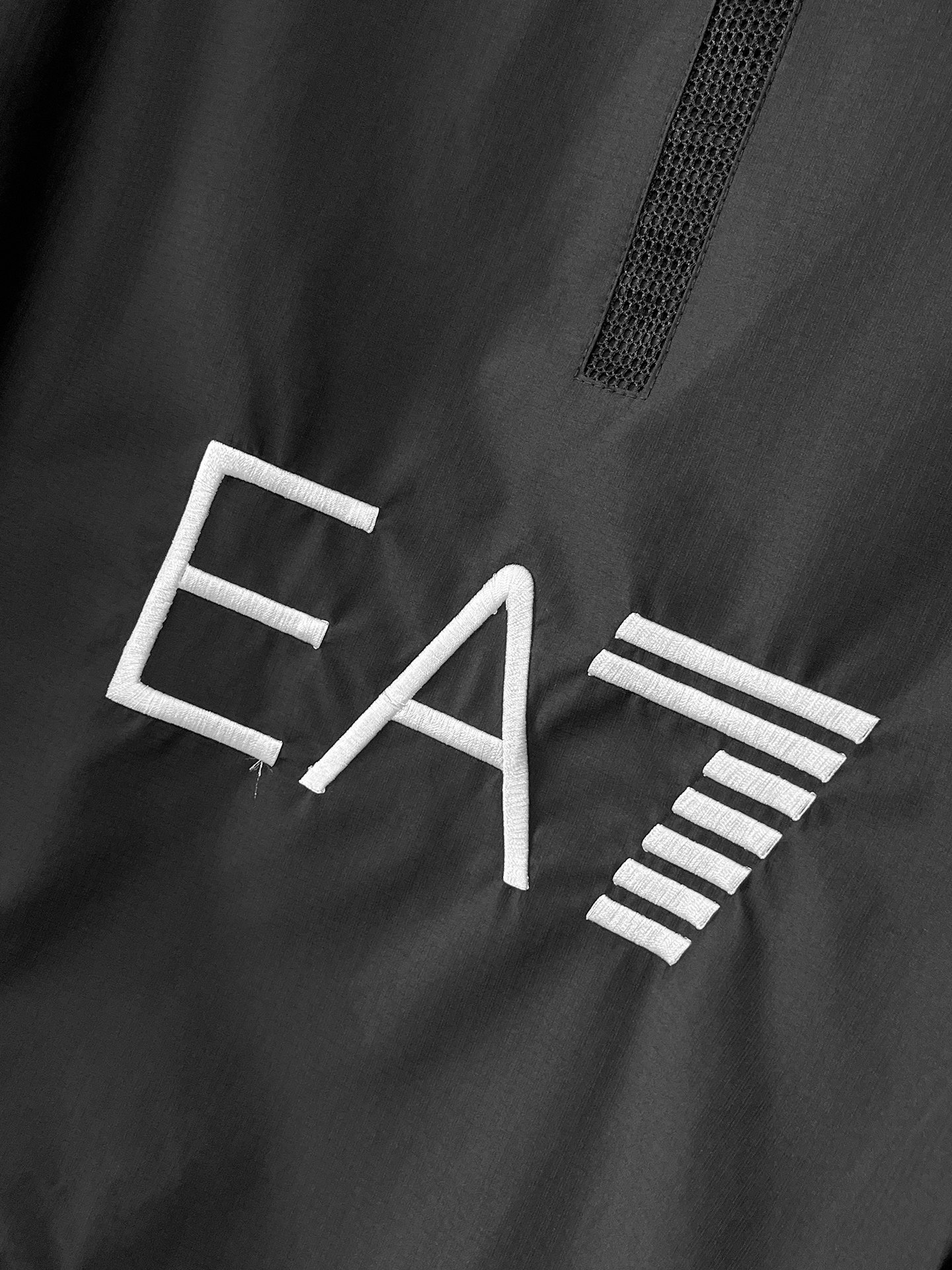 🌟🌟阿玛尼、2025新款男士休闲定制夹克外套。穿上简约干练的休闲外套，瞬间重回时髦霸气，又是活力满满的状