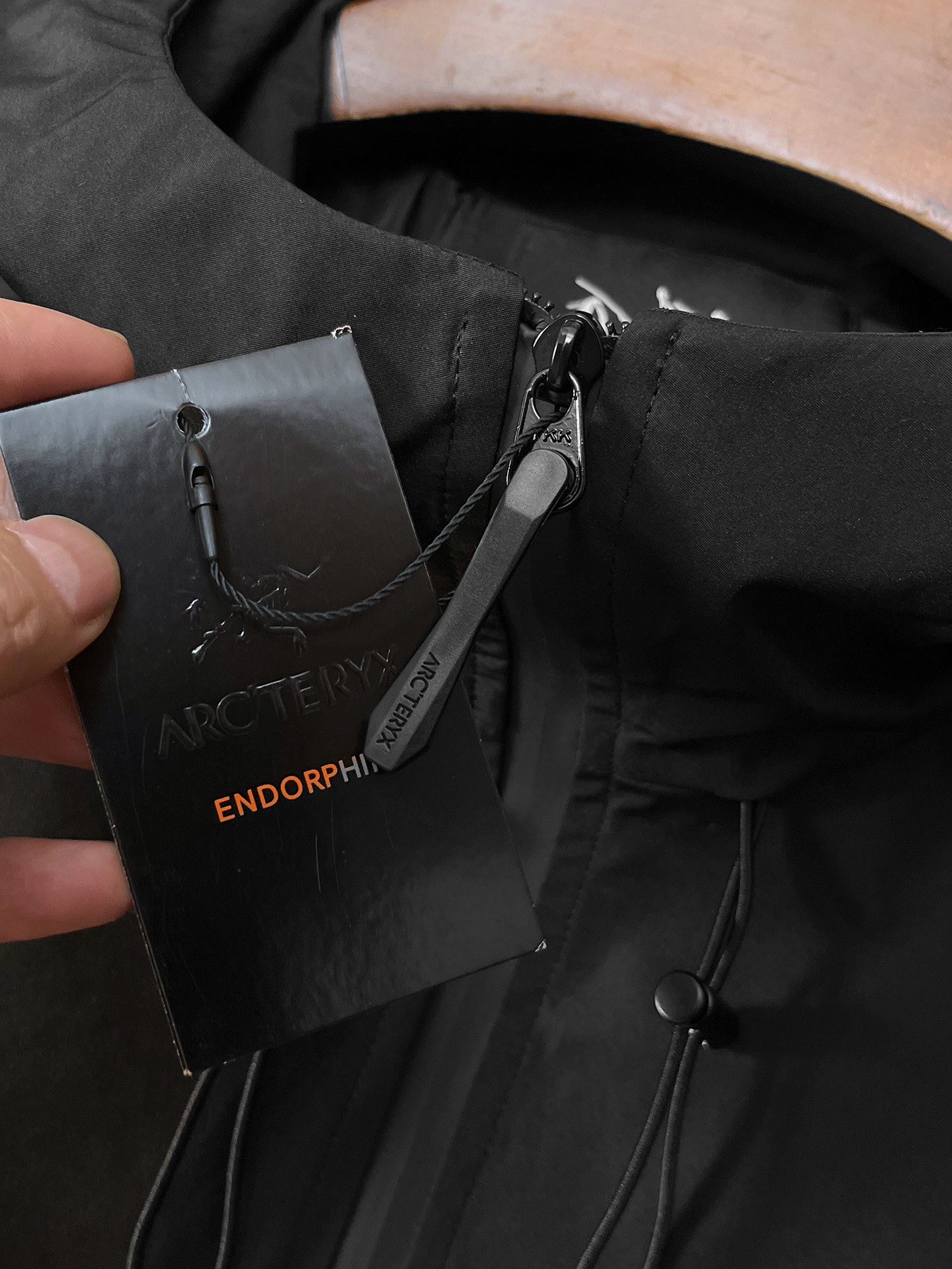 🌟🌟始祖鸟、2025新款男士休闲定制夹克外套。穿上简约干练的休闲外套，瞬间重回时髦霸气，又是活力满满的状