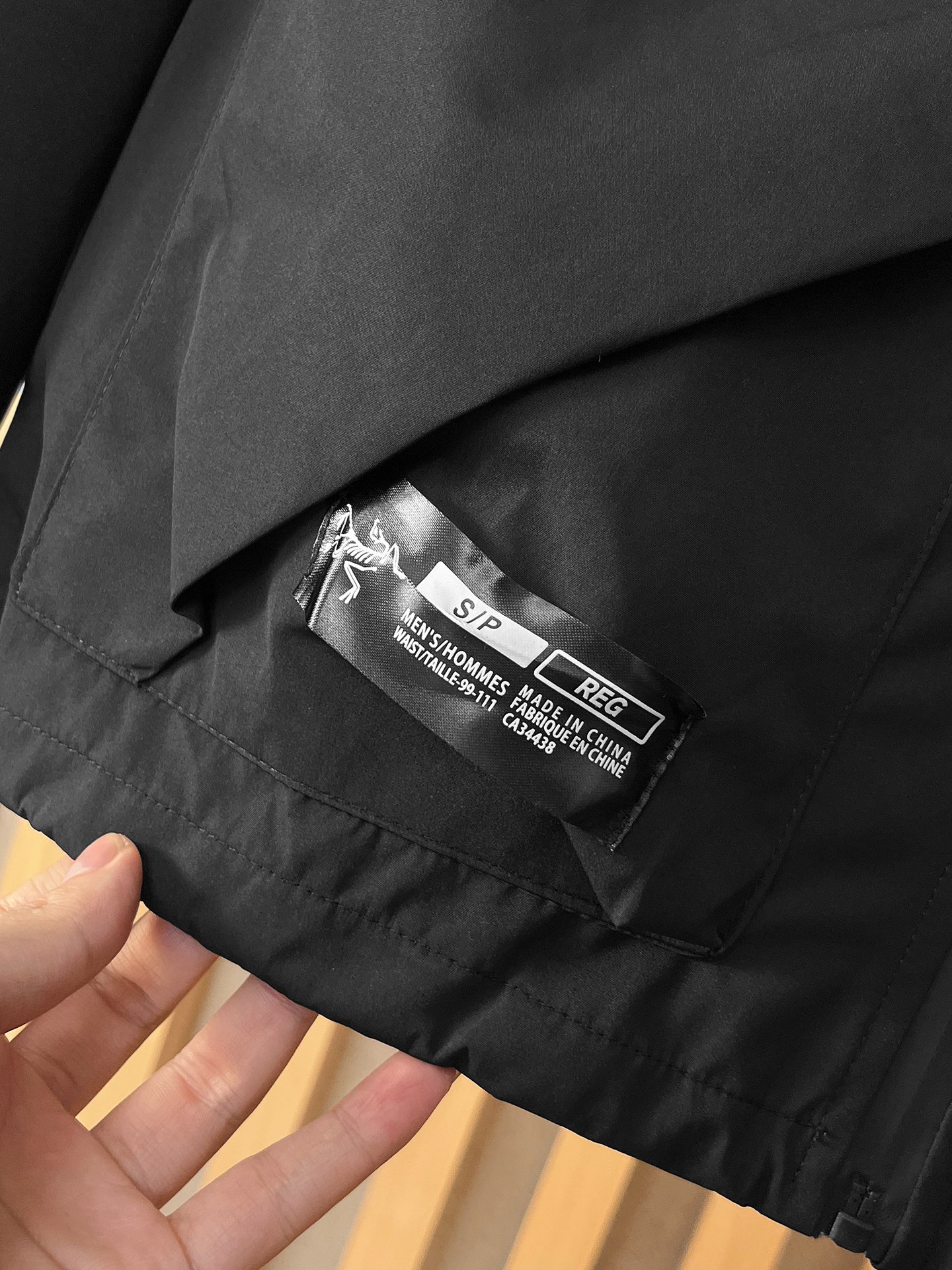 🌟🌟始祖鸟、2025新款男士休闲定制夹克外套。穿上简约干练的休闲外套，瞬间重回时髦霸气，又是活力满满的状