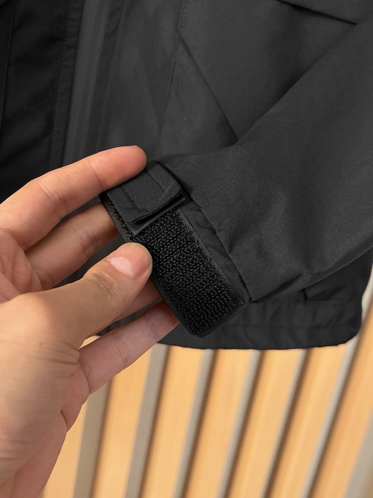 🌟🌟始祖鸟、2025新款男士休闲定制夹克外套。穿上简约干练的休闲外套，瞬间重回时髦霸气，又是活力满满的状