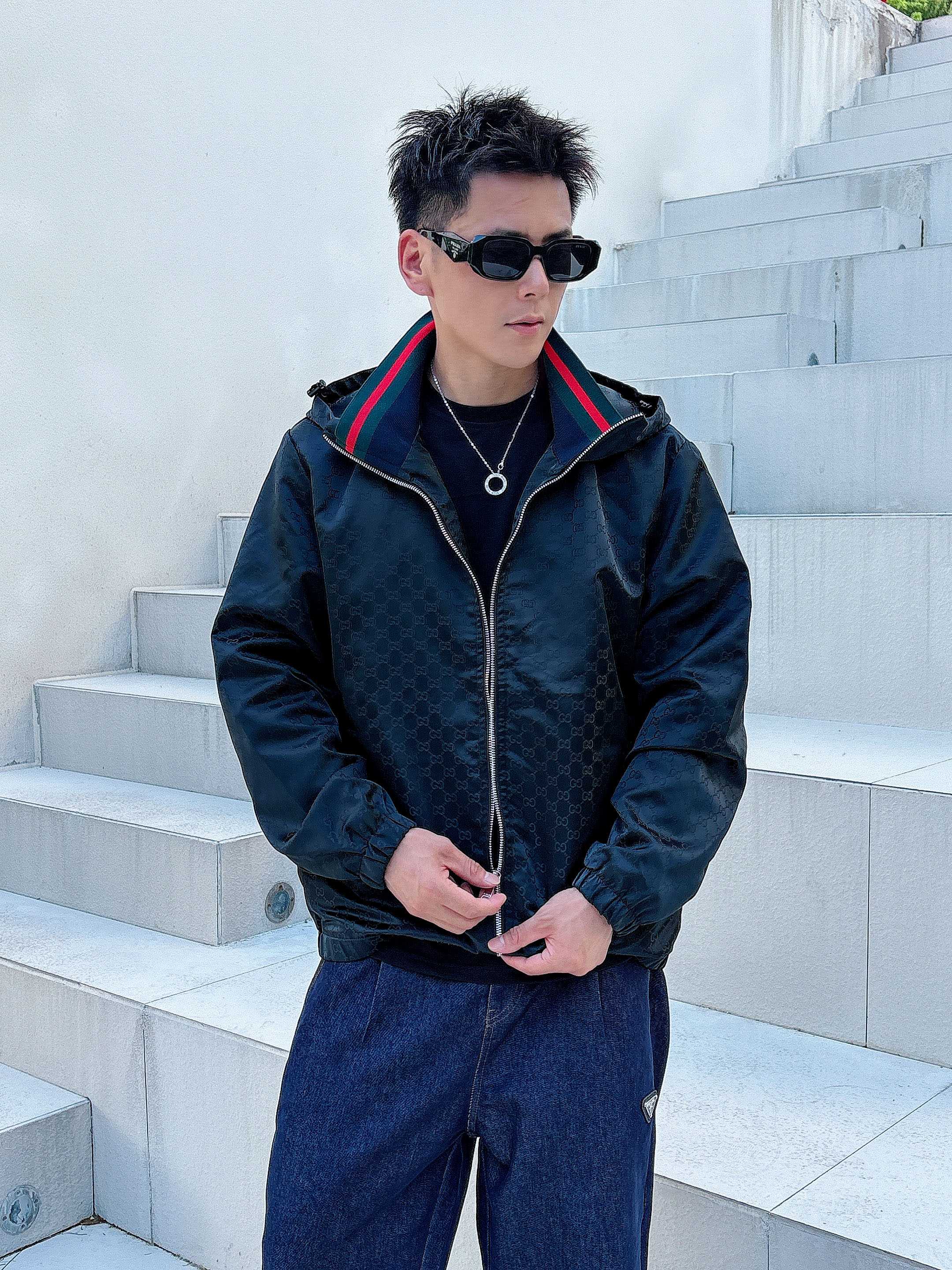 NO:745453,Gucci official website, same style, complete with three labels, on sale in advance. 2026ss new spring men's jacket, complete with three labels, high-end version of the original order. Custom-made fabrics at the counter. Highly breathable and comfortable, impeccable details, brand element design concept, reflecting high quality. Delicate and soft feel. Casual tailoring, excellent upper body size. M～3XL, maximum wear 195 catties,,jackets & coats,jackets & coats,19860909古奇 官网同款,三标齐全,提前发售 2026ss开春新款男士夹克外套,原单三标齐全高端版本 专柜定制面料 透气舒适度高,细节无可挑剔,品牌元素设计理念,体现高品质.手感细腻柔软 呈现休闲裁剪,上身版型超赞 码数M～3XL,最大穿195斤,,jackets & coats,jackets & coats,,Men's clothing