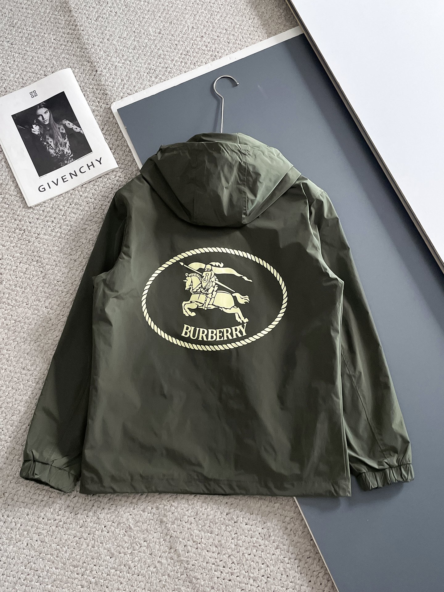 Burberry 巴宝莉 提前发售 2026ss开春新款男士夹克外套 三标齐全高端版本 带隐藏帽