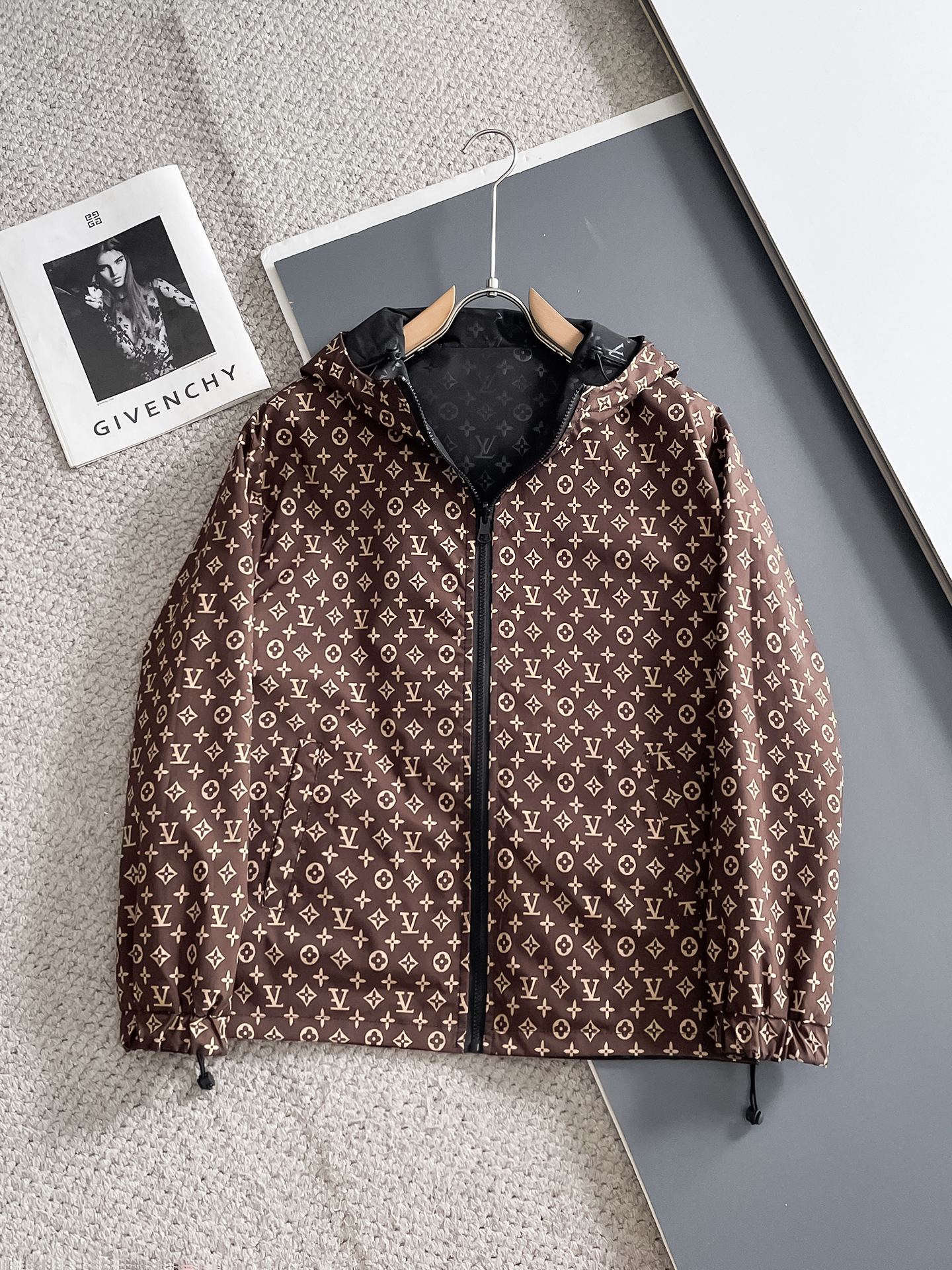Louis Vuitton LV 提前发售 2026ss开春新款男士双面穿夹克外套 三标齐全高端版本 带隐藏帽