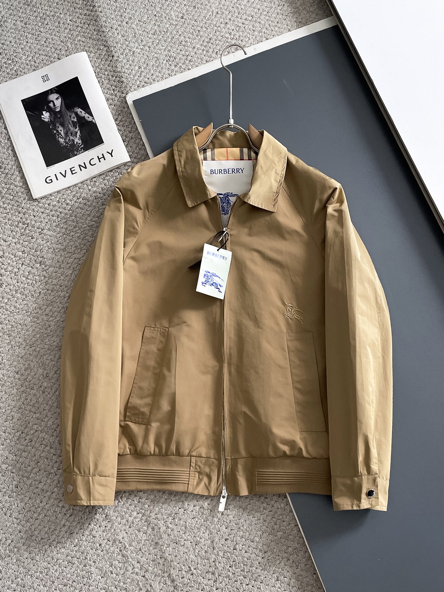Burberry 巴宝莉 提前发售 2026ss开春新款男士夹克外套 三标齐全高端版本 带隐藏帽