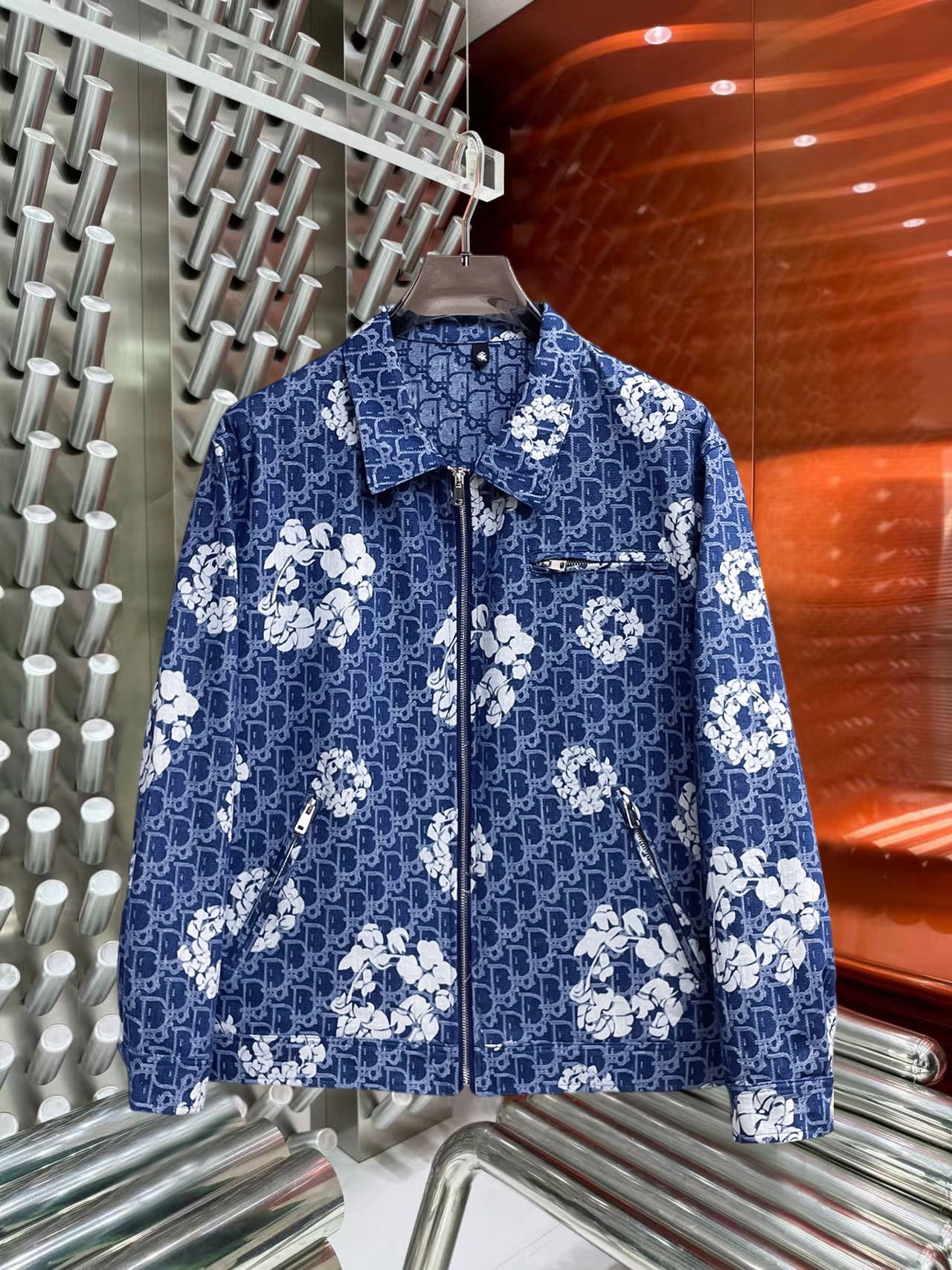 NO:774793,Same style as Dior official website, on sale in advance!  2026ss new spring men's jackets, original high-end version with three standards!  , counter-customized fabrics with high breathability and comfort, impeccable details, brand element design concept, reflecting high quality. It feels delicate and soft!  It presents a casual cut and the upper body shape is awesome!  Size M～3XL, maximum wearing capacity is 195kg.,,dior,jackets & coats,jackets & coats,19860909迪奥 官网同款,提前发售！2026ss开春新款男士夹克外套,原单三标齐全高端版本！,专柜定制面料 透气舒适度高,细节无可挑剔,品牌元素设计理念,体现高品质.手感细腻柔软！呈现休闲裁剪,上身版型超赞！码数M～3XL,最大穿195斤.,,dior,jackets & coats,jackets & coats,,Men's clothing