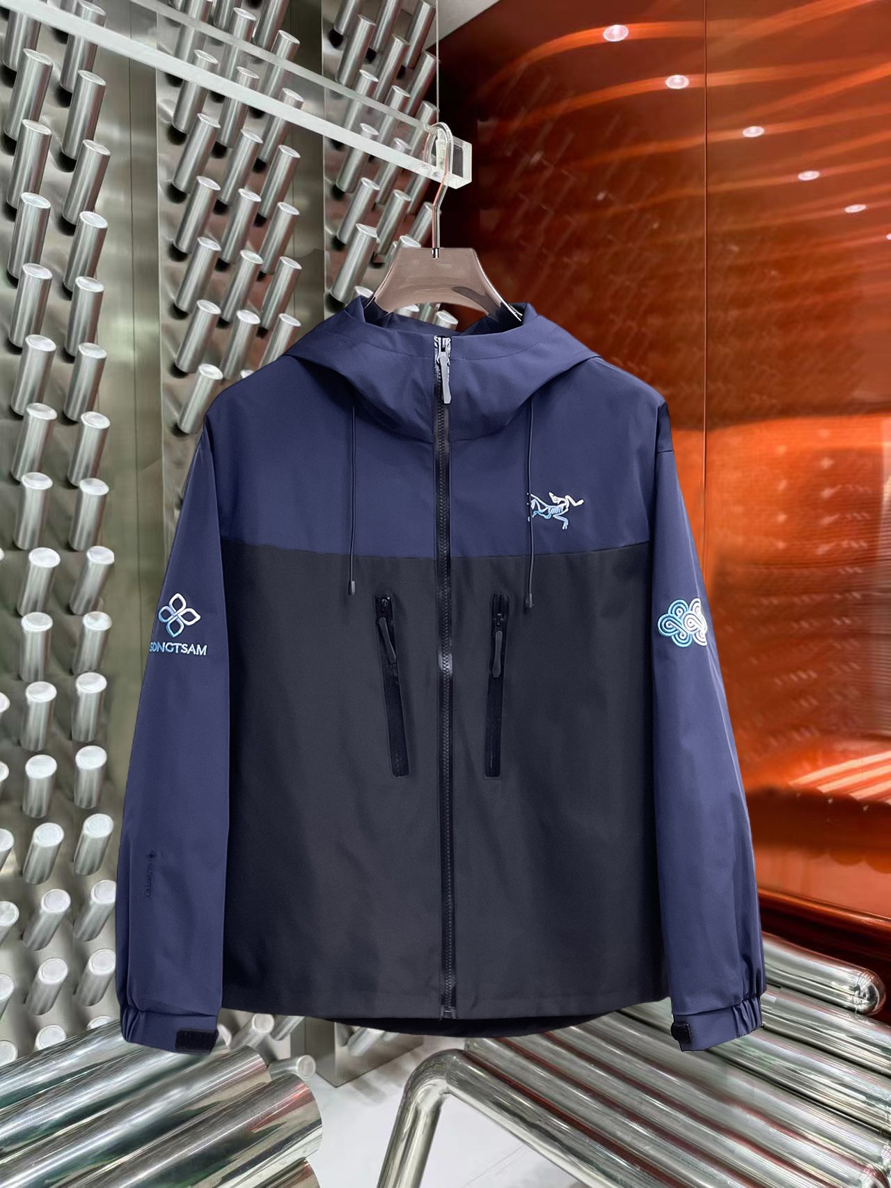 NO:774806,Same style as Arc’teryx official website, on sale in advance!  2026ss new spring men's jackets, original high-end version with three standards!  , counter-customized fabrics with high breathability and comfort, impeccable details, brand element design concept, reflecting high quality. It feels delicate and soft!  It presents a casual cut and the upper body shape is awesome!  Size M～3XL, maximum wearing capacity is 195 catties.,arc'teryx,jackets & coats,jackets & coats,19860909始祖鸟 官网同款,提前发售！2026ss开春新款男士夹克外套,原单三标齐全高端版本！,专柜定制面料 透气舒适度高,细节无可挑剔,品牌元素设计理念,体现高品质.手感细腻柔软！呈现休闲裁剪,上身版型超赞！码数M～3XL,最大穿195斤.,arc'teryx,jackets & coats,jackets & coats,,Men's clothing