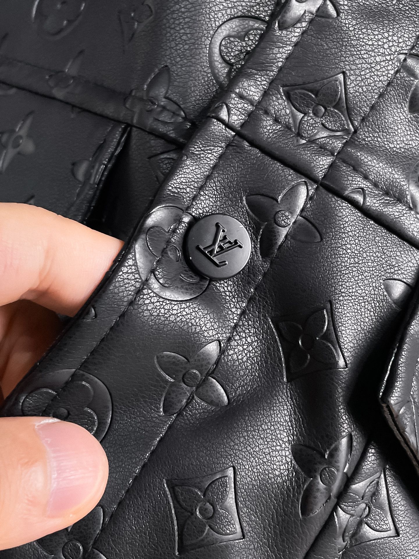 Louis Vuitton LV 提前发售 2026ss开春新款男士皮衣夹克外套 三标齐全高端版本 带隐藏帽