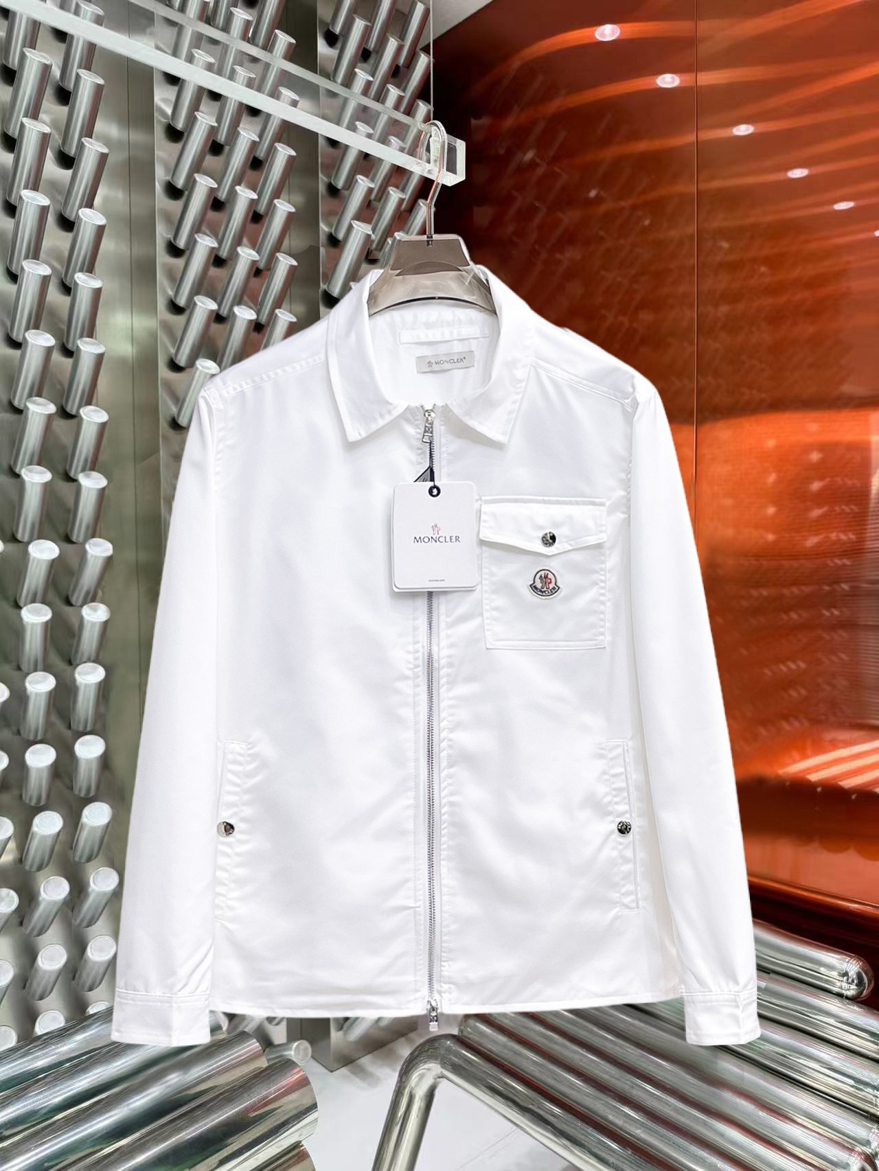 NO:774842,Same style as Mengkou official website, on sale in advance!  2026ss new spring men's jackets, original high-end version with three standards!  , counter-customized fabrics with high breathability and comfort, impeccable details, brand element design concept, reflecting high quality. It feels delicate and soft!  It presents a casual cut and the upper body shape is awesome!  Size M～3XL, maximum wearing capacity is 195 catties.,,Moncler,jackets & coats,jackets & coats,19860909蒙口 官网同款,提前发售！2026ss开春新款男士夹克外套,原单三标齐全高端版本！,专柜定制面料 透气舒适度高,细节无可挑剔,品牌元素设计理念,体现高品质.手感细腻柔软！呈现休闲裁剪,上身版型超赞！码数M～3XL,最大穿195斤.,,Moncler,jackets & coats,jackets & coats,,Men's clothing