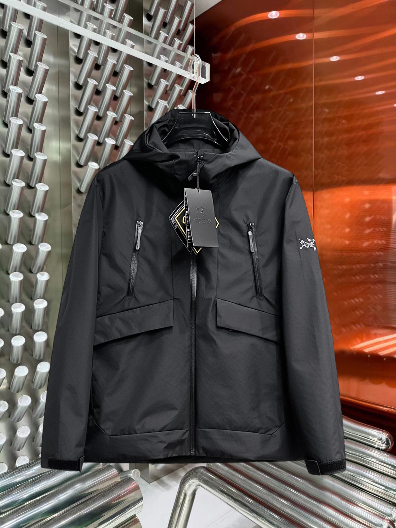 NO:774812,Same style as Arc’teryx official website, on sale in advance!  2026ss new spring men's jackets, original high-end version with three standards!  , counter-customized fabrics with high breathability and comfort, impeccable details, brand element design concept, reflecting high quality. It feels delicate and soft!  It presents a casual cut and the upper body shape is awesome!  Size M～3XL, maximum wearing capacity is 195 catties.,arc'teryx,jackets & coats,jackets & coats,19860909始祖鸟 官网同款,提前发售！2026ss开春新款男士夹克外套,原单三标齐全高端版本！,专柜定制面料 透气舒适度高,细节无可挑剔,品牌元素设计理念,体现高品质.手感细腻柔软！呈现休闲裁剪,上身版型超赞！码数M～3XL,最大穿195斤.,arc'teryx,jackets & coats,jackets & coats,,Men's clothing