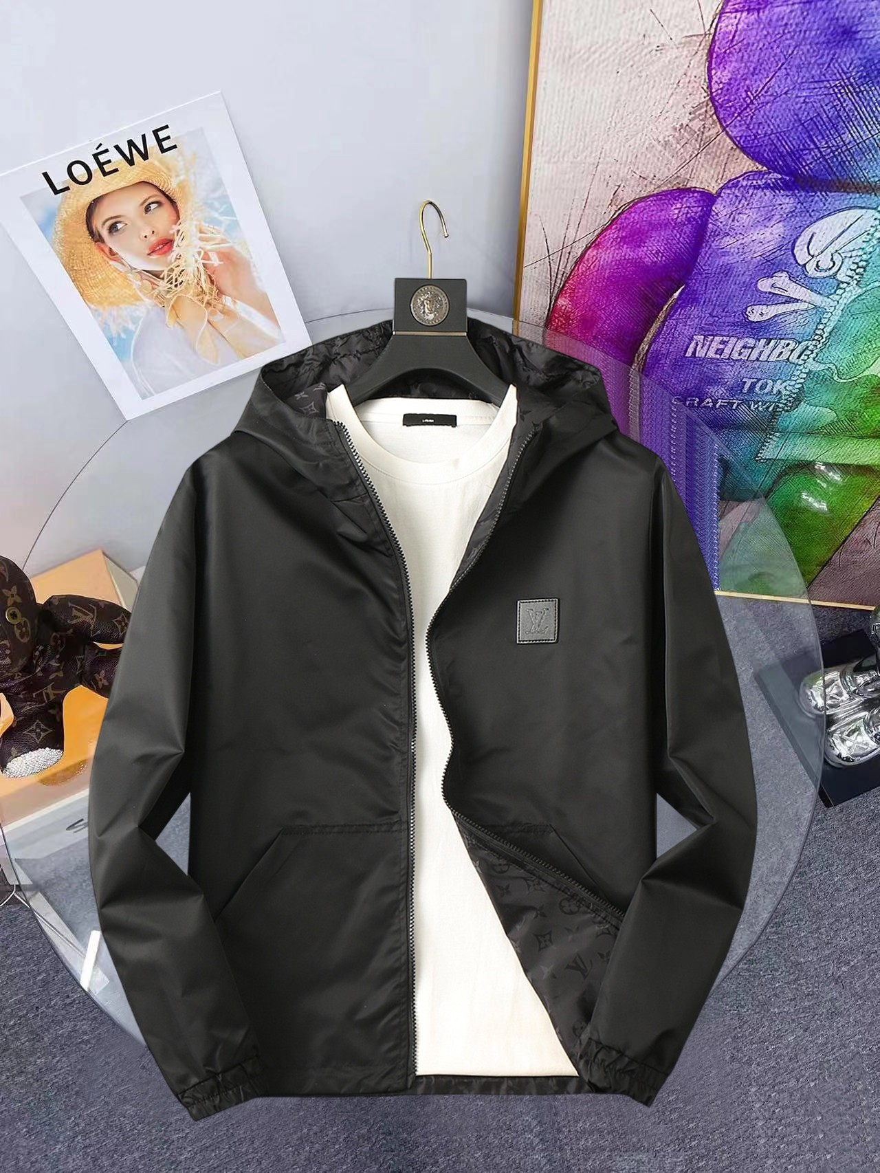 NO:648345,Same style as LV official website, complete with three labels, sold in advance. 2025ss new autumn men's double-sided jacket, original three-label complete high-end version. Custom-made fabrics at the counter. Highly breathable and comfortable, impeccable details, brand element design concept, reflecting high quality. Delicate and soft feel. Casual tailoring, excellent upper body shape. Size M～3XL, maximum wearing capacity is 195 catties. Louis vuitton, jackets & coats, jackets & coats, alexander  wang19860909LV官网同款,三标齐全,提前发售 2025ss开秋新款男士双面穿夹克外套,原单三标齐全高端版本 专柜定制面料 透气舒适度高,细节无可挑剔,品牌元素设计理念,体现高品质.手感细腻柔软 呈现休闲裁剪,上身版型超赞 码数M～3XL,最大穿195斤,,louis vuitton,jackets & coats,jackets & coats,alexander wang,Men's clothing