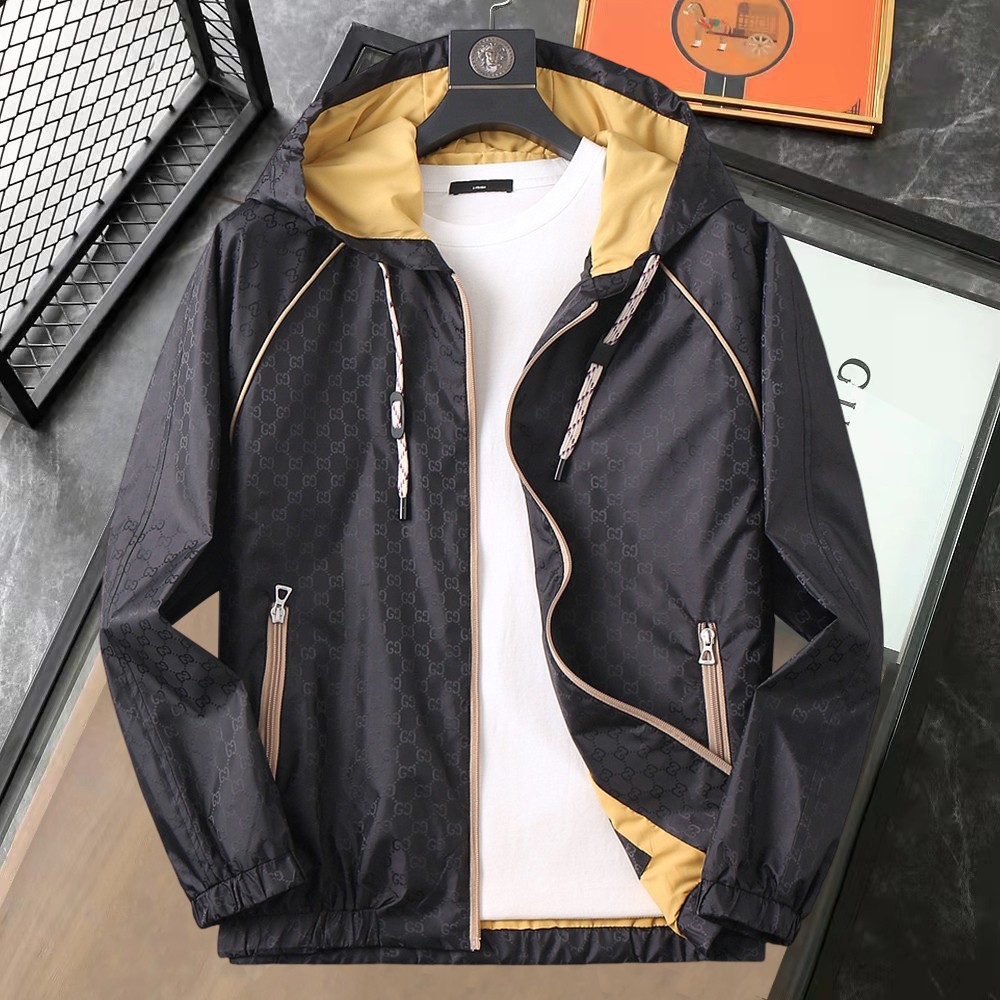 NO:595193,The same style on Gucci’s official website, on sale in advance!  2025ss new autumn men's jacket, original single three-standard high-end version!  With hidden hood, custom-made fabrics at the counter, highly breathable and comfortable, impeccable details, brand element design concept, reflecting high quality. It feels delicate and soft!  It presents a casual cut and the upper body shape is awesome!  Size M～3XL, maximum wear is 195kg.,,jackets & coats,jackets & coats,hats,alexander wang19860909古奇官网同款,提前发售！2025ss开 秋新款男士夹克外套,原单三标齐全高端版本！带隐藏帽,专柜定制面料 透气舒适度高,细节无可挑剔,品牌元素设计理念,体现高品质.手感细腻柔软！呈现休闲裁剪,上身版型超赞！码数M～3XL,最大穿195斤.,,jackets & coats,jackets & coats,hats,alexander wang,Men's clothing