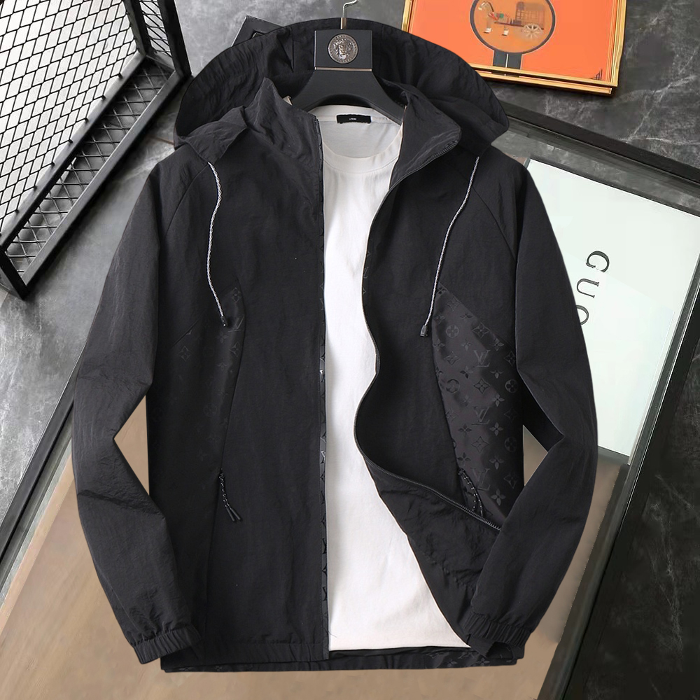 NO:595205,Same style on LV official website, on sale in advance!  2025ss new autumn men's jacket, original single three-standard high-end version!  With hidden hood, custom-made fabrics at the counter, highly breathable and comfortable, impeccable details, brand element design concept, reflecting high quality. It feels delicate and soft!  It presents a casual cut and the upper body shape is awesome!  Size M～3XL, maximum wear is 195kg.,,louis vuitton,jackets & coats,jackets & coats,hats,alexander wang19860909LV官网同款,提前发售！2025ss开 秋新款男士夹克外套,原单三标齐全高端版本！带隐藏帽,专柜定制面料 透气舒适度高,细节无可挑剔,品牌元素设计理念,体现高品质.手感细腻柔软！呈现休闲裁剪,上身版型超赞！码数M～3XL,最大穿195斤.,,louis vuitton,jackets & coats,jackets & coats,hats,alexander wang,Men's clothing
