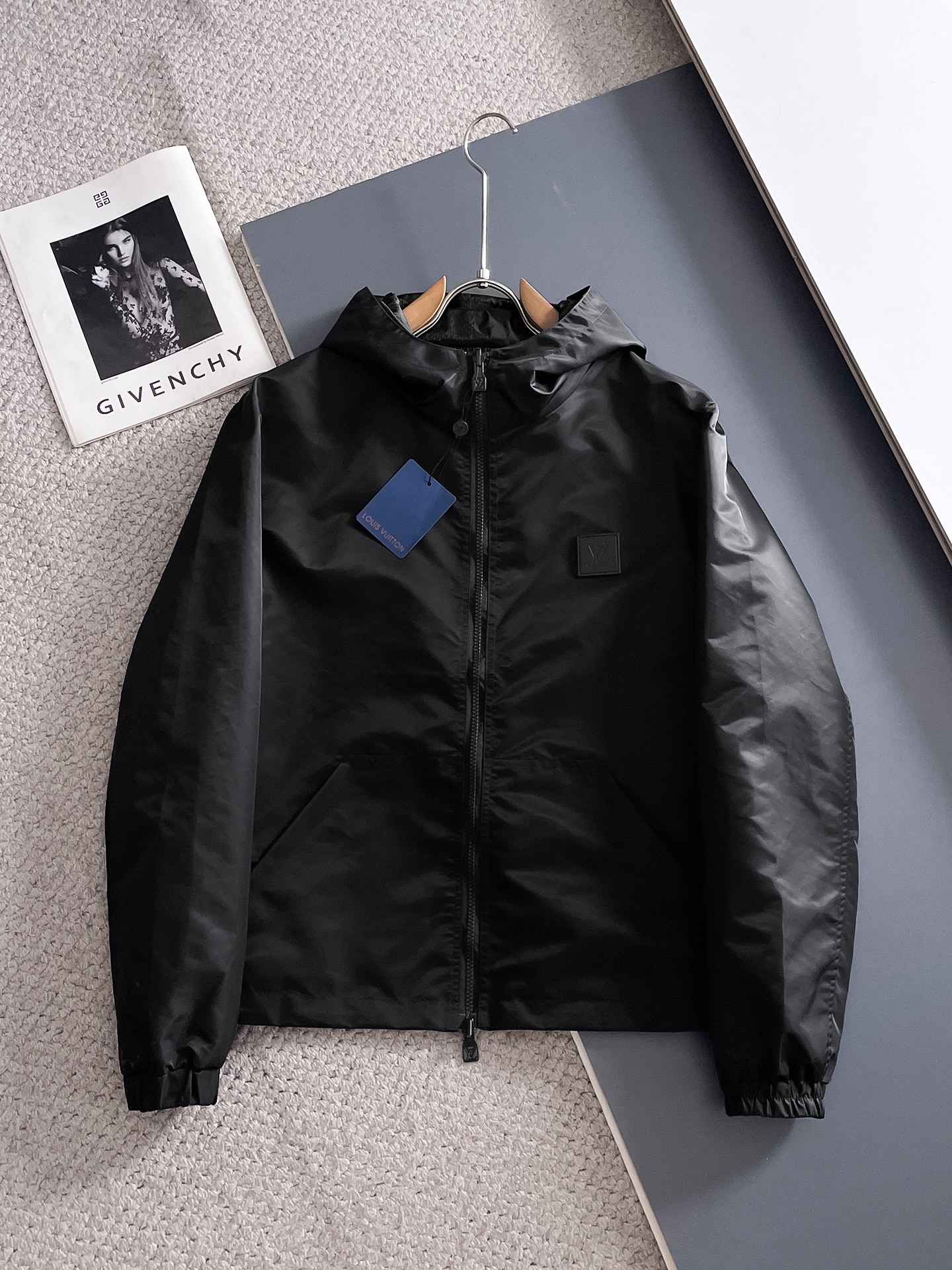 Louis Vuitton LV 提前发售 2026ss开春新款男士双面穿夹克外套 三标齐全高端版本 带隐藏帽